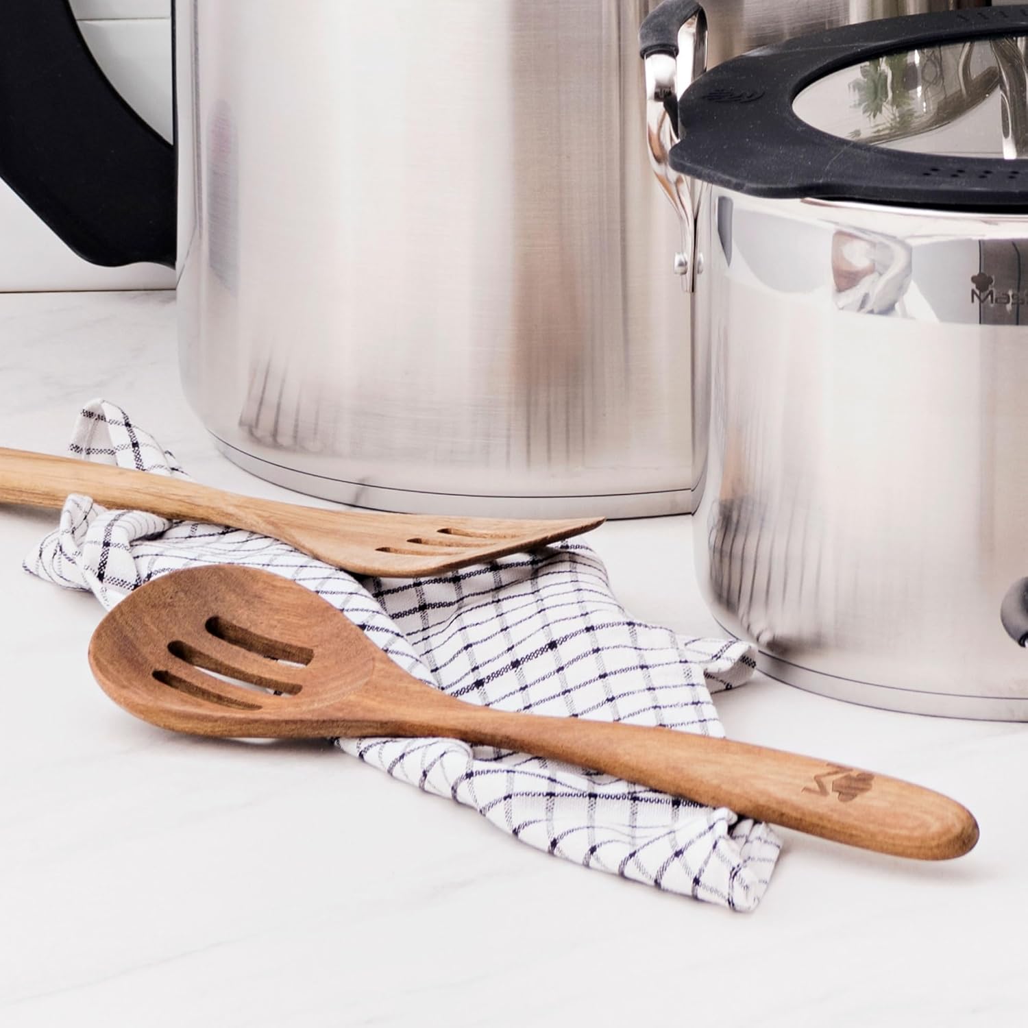 Well Home Set of 3 Pans Diameter 16 x 20 x 24 cm Made of Pressed Aluminium in Matte Blue + 3-Piece Acacia Cookware Set