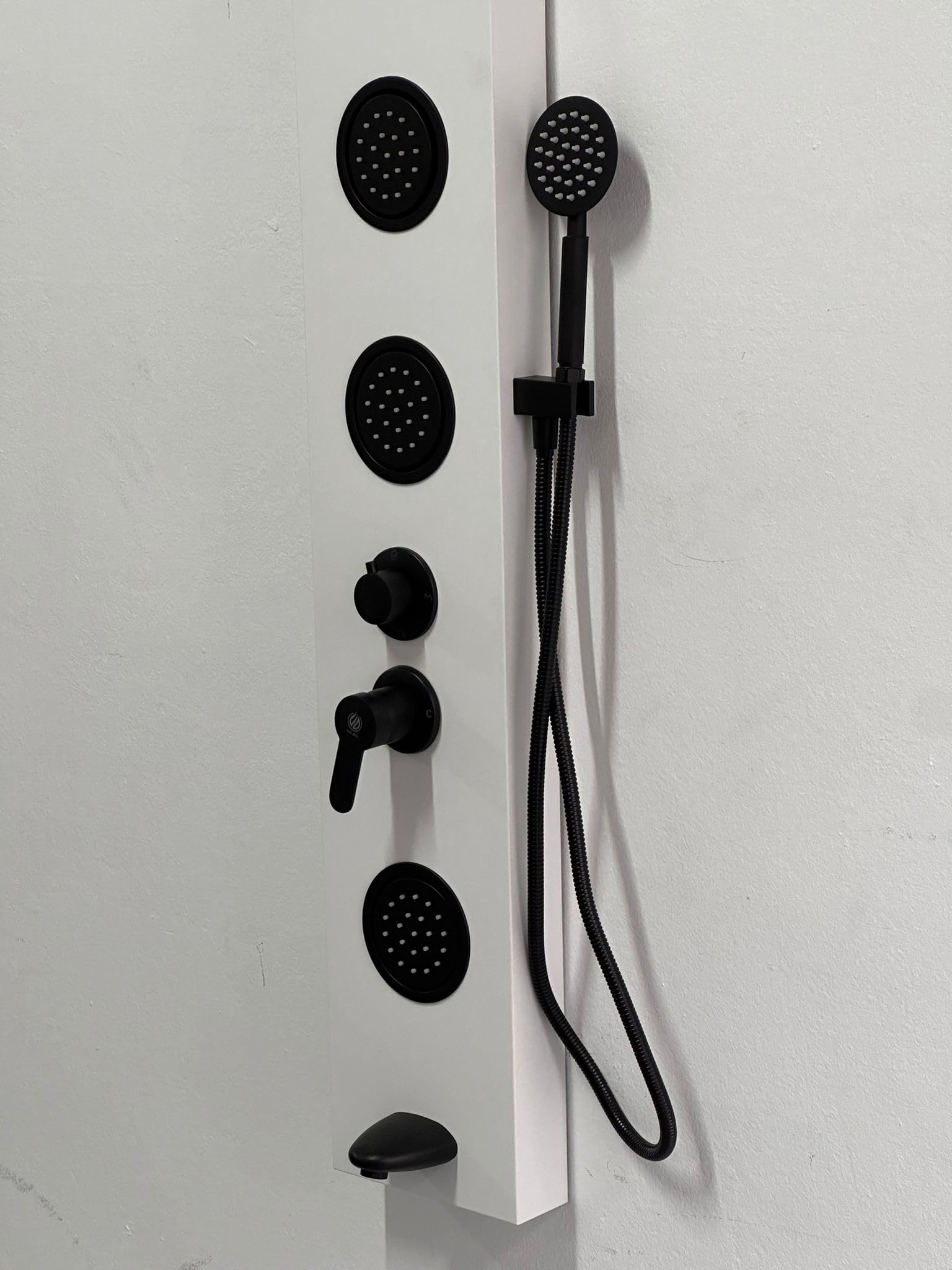 Sistema de ducha de lujo de acero inoxidable - Panel curvado de cuatro funciones (lluvia, masaje, ducha) - 150 x 20 x 7 cm (blanco mate)