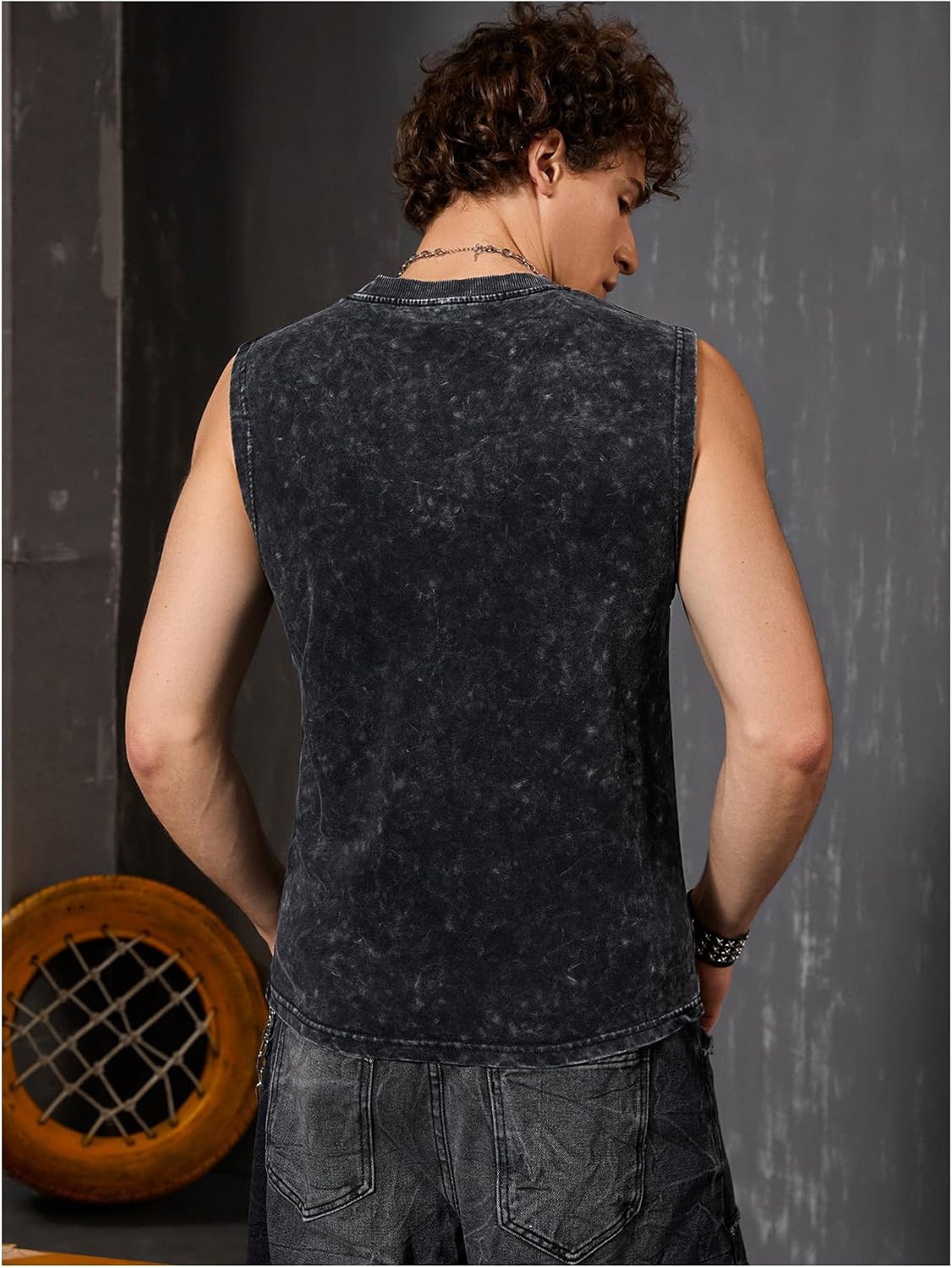 VIPWOLF Men's Vintage Graphic Tank Tops Summer Crew Neck Sleeveless Shirts Streetwear