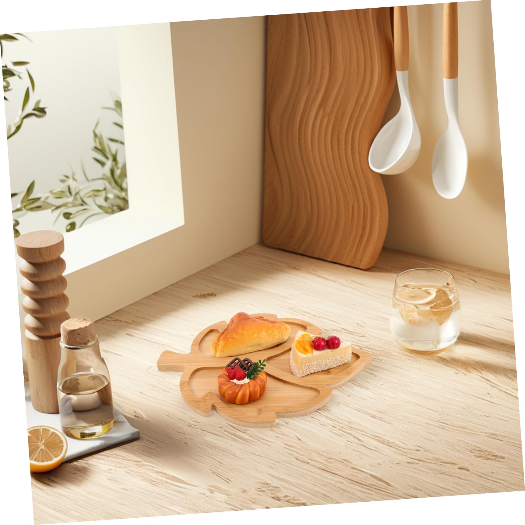 DECHOUS Plateau Feuille en Bois pour Charcuterie, Compartiments Séparés