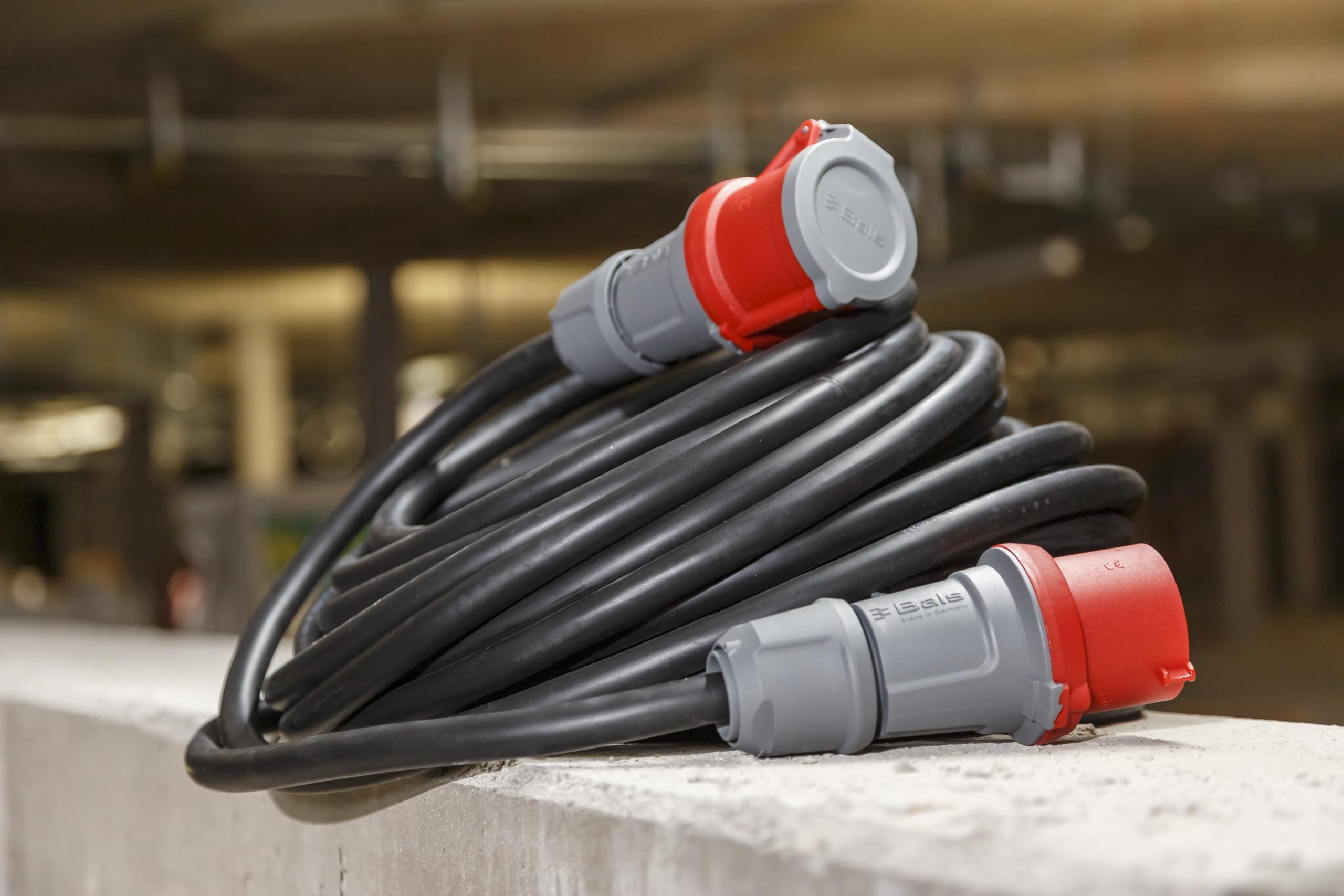 Brennenstuhl Professional CEE Verlängerungskabel IP44 (30m Kabel, H07RN-F 5G1,5, 5-polig mit CEE Stecker und Kupplung, für den Außenbereich IP44, Made in Germany) schwarz