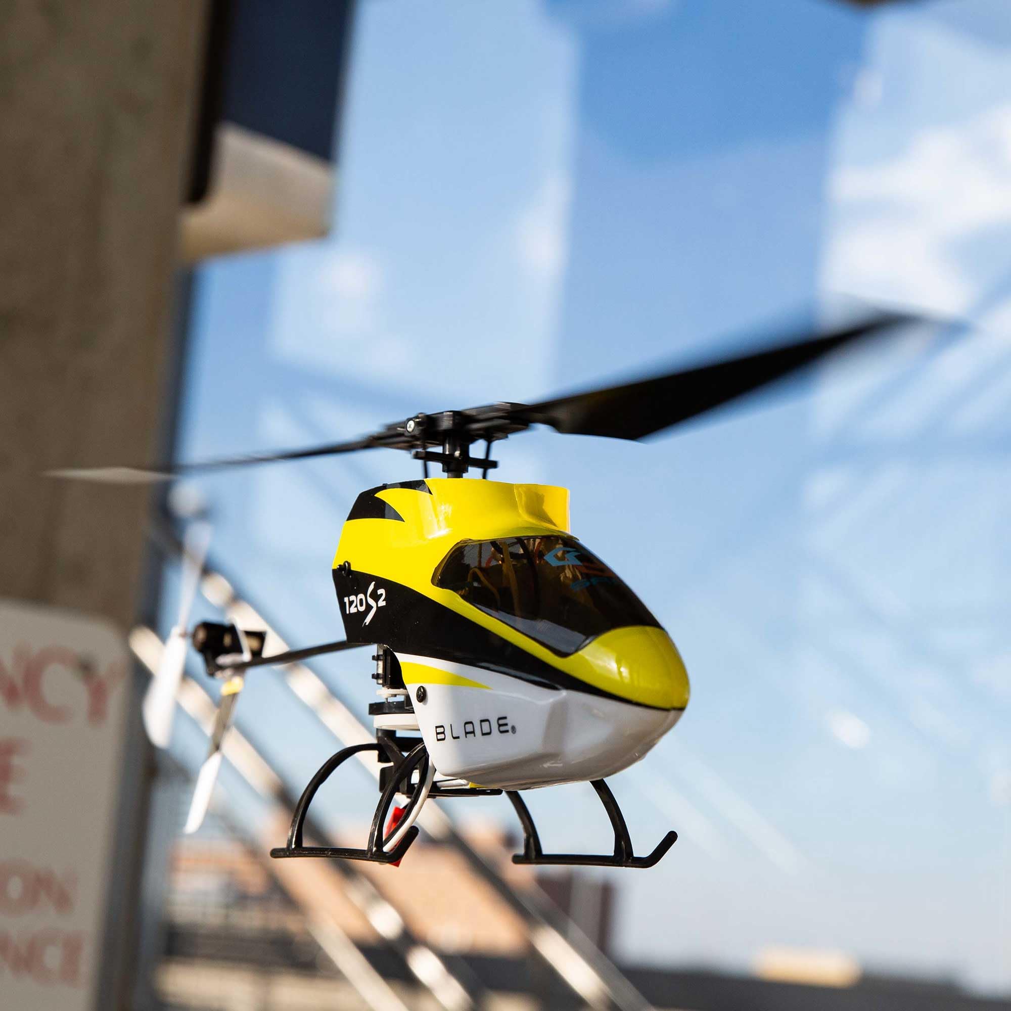 Blade 120 S2 BNF, Ferngesteuerter Hubschrauber, mit Safe Mode, RC Helicopter, Einsteiger, Indoor Heli, ab 14 Jahren, inkl. Akku & exkl. Fernsteuerung, BLH11800