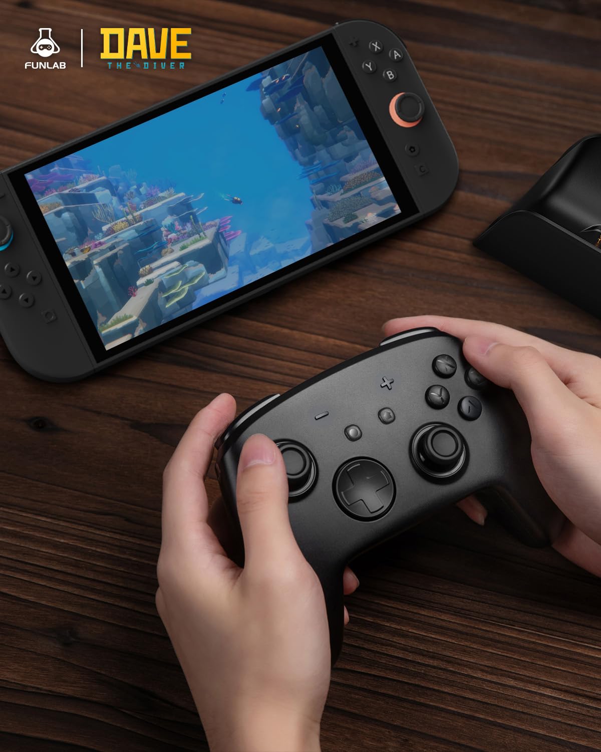 Funlab Controller Switch 2 Pro con Dock per Nintendo Switch 2/1/OLED, Wireless Luminex con Sveglia 1 Tocco/Effetto Hall / 7 LED/Turbo, Setup Gaming RGB - Licenza Ufficiale Dave the Diver