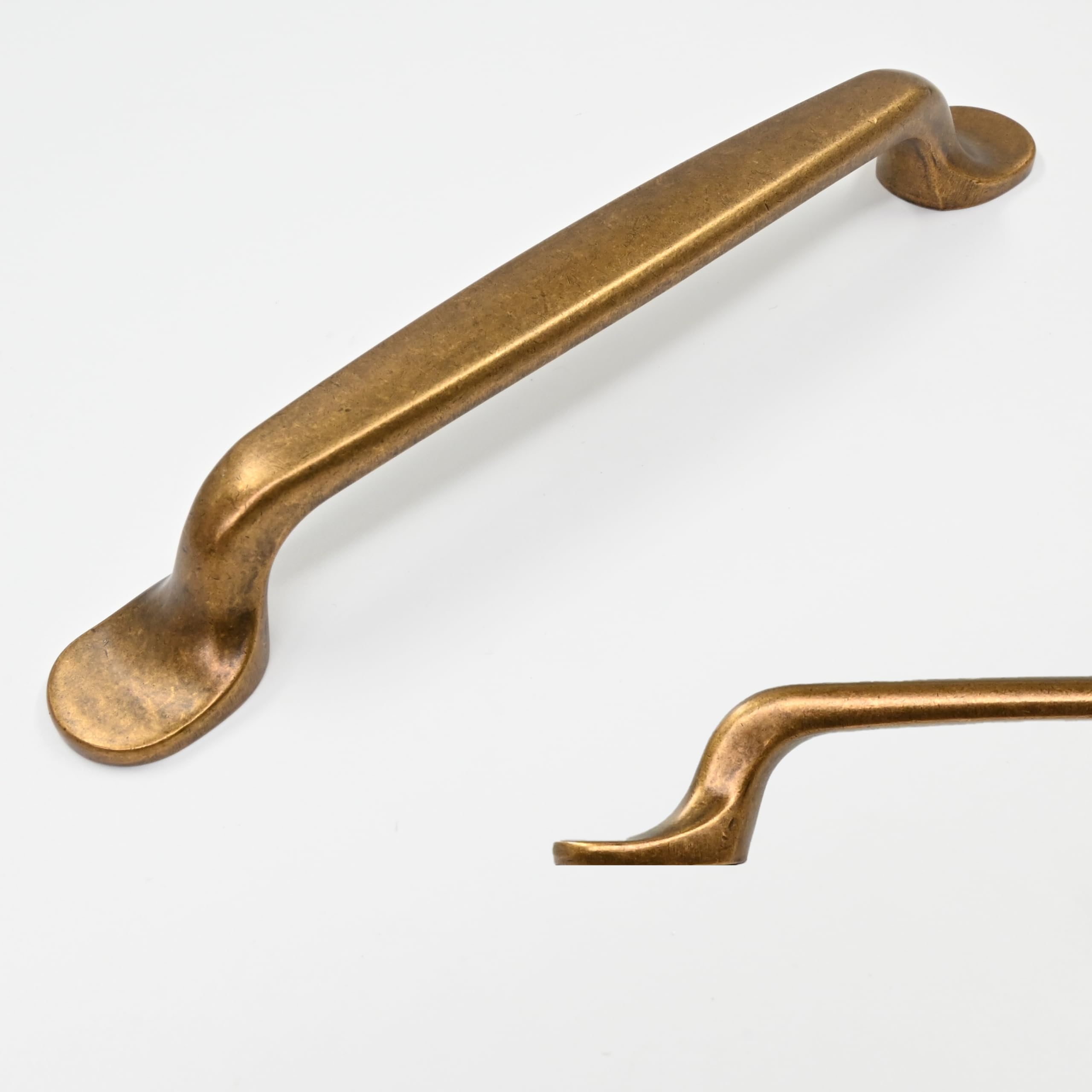 Amerdeco 10 Pack Antique Brass Retro Cabinet Pulls 5 Inch(128mm) Hole Centers Kitchen Cabinet Handles Solid Zinc Alloy Cabinet Hardware Drawer Pulls AM009 — image 1