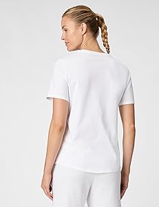 Nike Women's Sportswear Club Essentials T-Shirt
