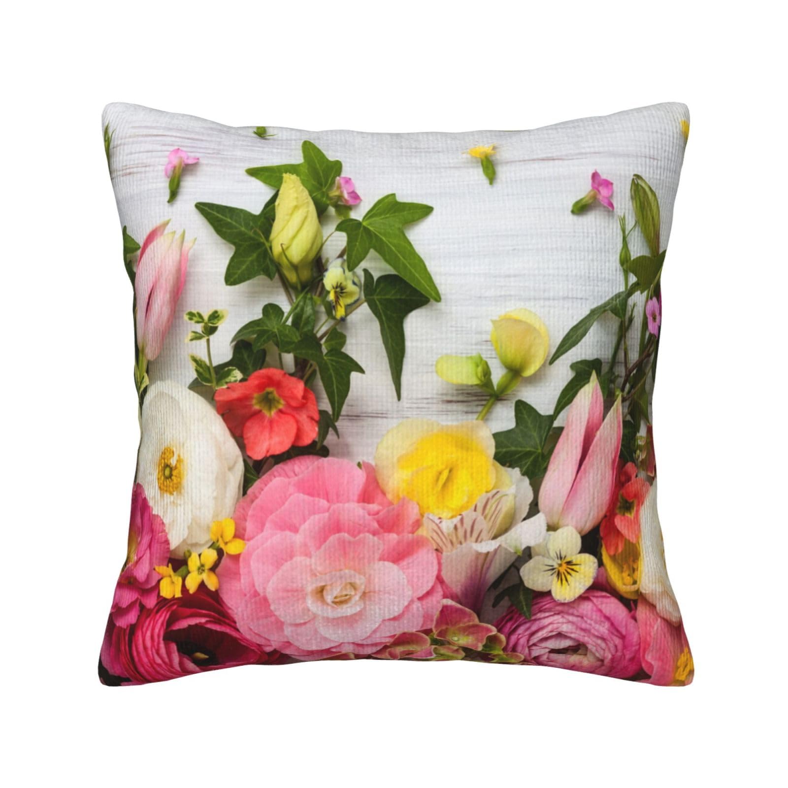 Housses de coussin fleurs sur bois : dites adieu à votre déco fade de salon