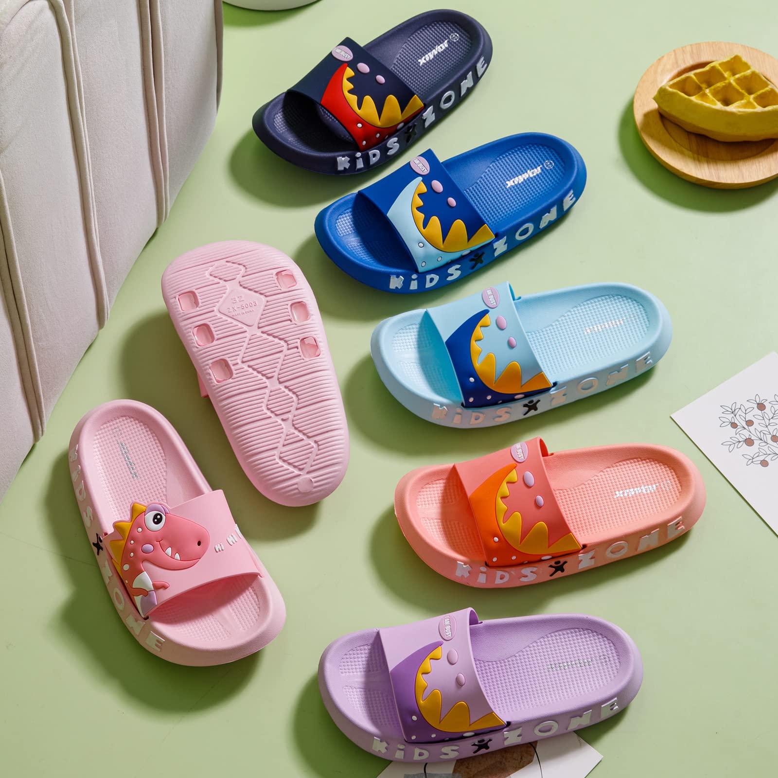 JOMIX Chanclas Niño Piscina Chanclas Niña Unisexo Niños Sandalias Verano Comodas Playa Mar Ducha Baño Suaves Chanclas Dinosaurios Suela Gruesa