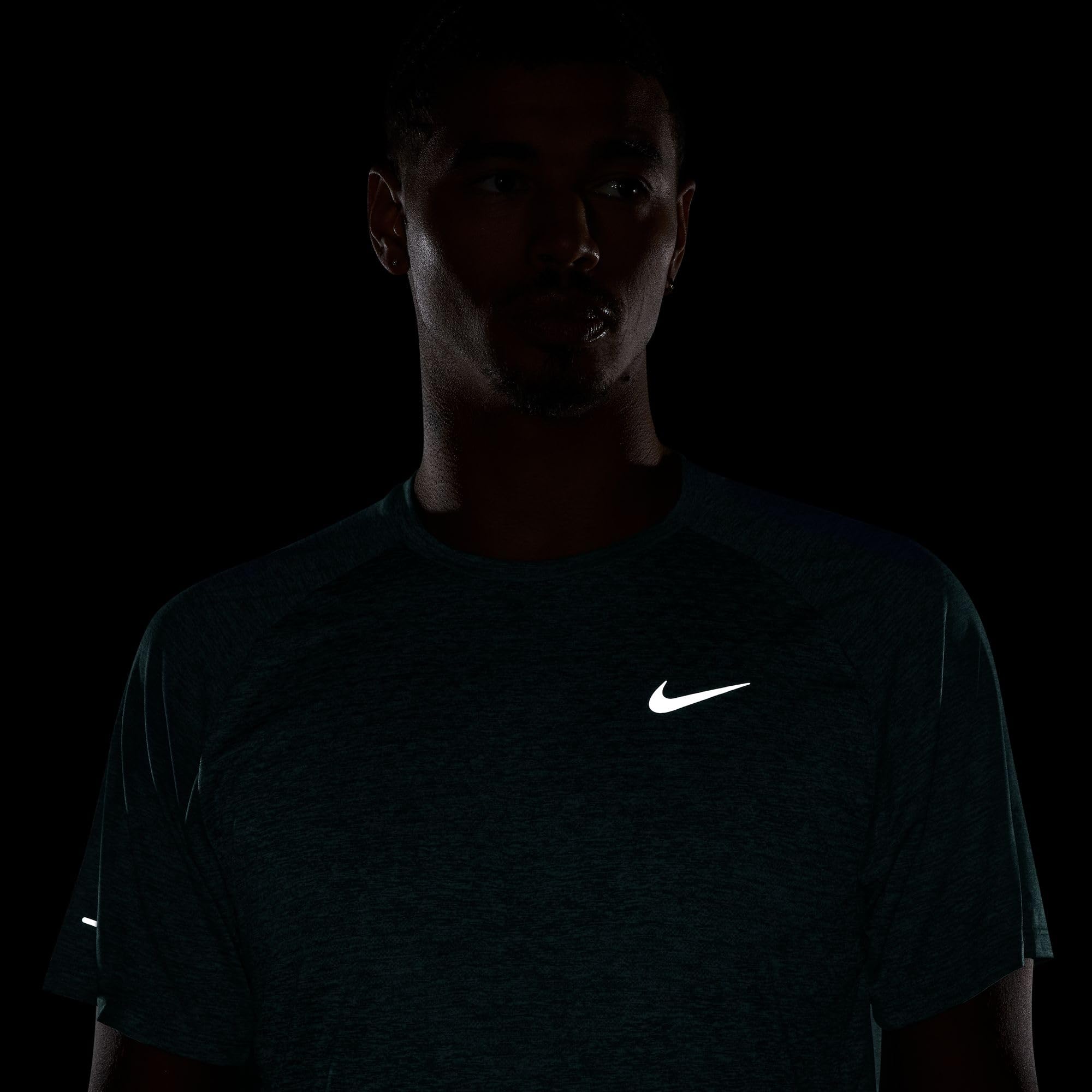 Nike Nike Stride Dri-Fit ADV Kurzarm-laufoberteil für Herren Maglia da Corsa a Maniche Corte Uomo
