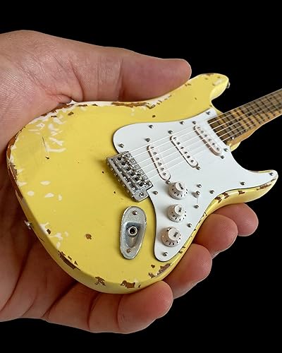 Miniatura 4 de AXE HEAVEN Yngwie Malmsteen Mini Fender Strat - Réplica de modelo de guitarra con acabado blanco olímpico muy desgastado