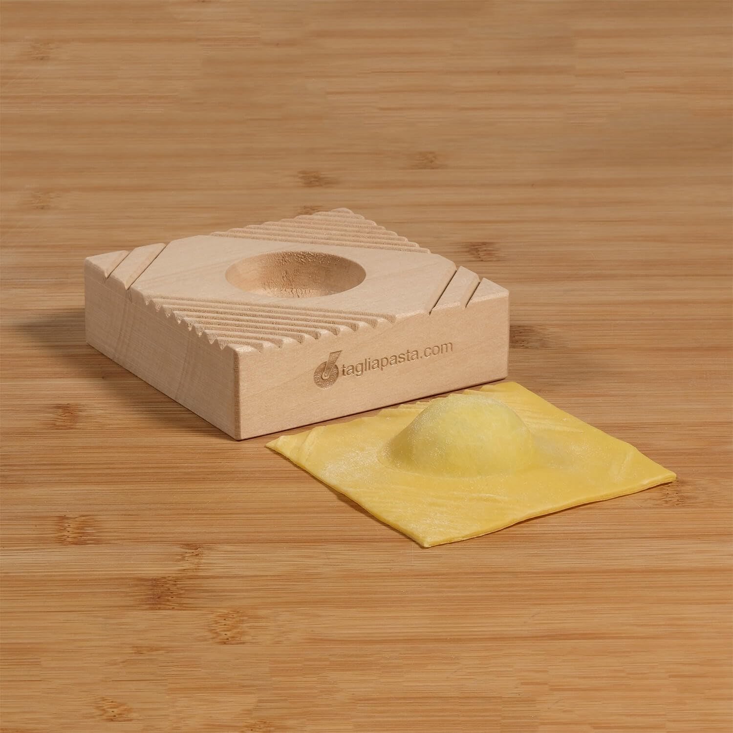Tagliapasta Molde para ravioli en Lengo – Artesanal – Dim. 10x10x3 cm