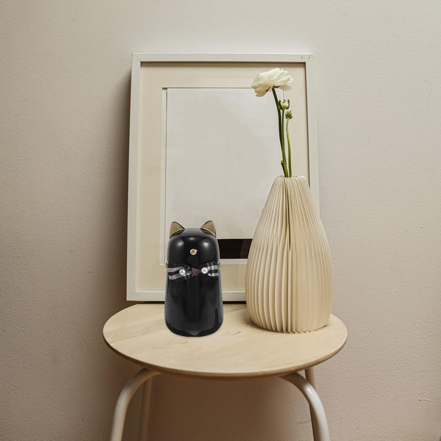 Ceramic Cat Urn Box for Ashes, Decorative Black Pet Keepsake Memorial Box with Lid, Compact and Elegant Animal Ashes Urn Suitable for Home Display and Relocation Random Color