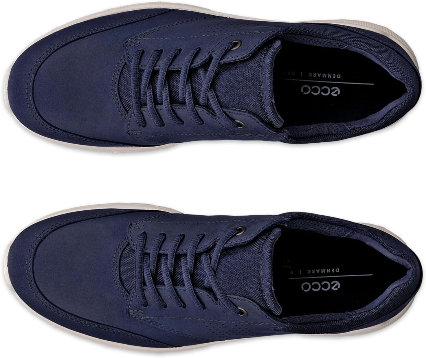 จากบนลงล่าง view of a pair of ECCO Men's IRVING Low-Top Sneakers