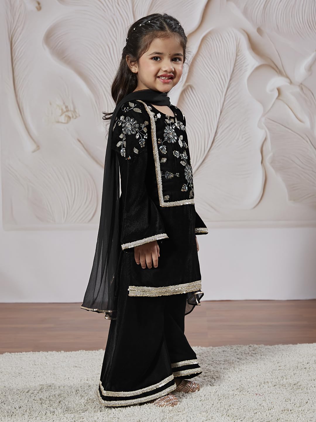 VASTRAMAY Kurta-Set für Mädchen mit Dupatta – Vetvet bestickter Kurta-Palazzo und Dupatta-Set für Mädchen