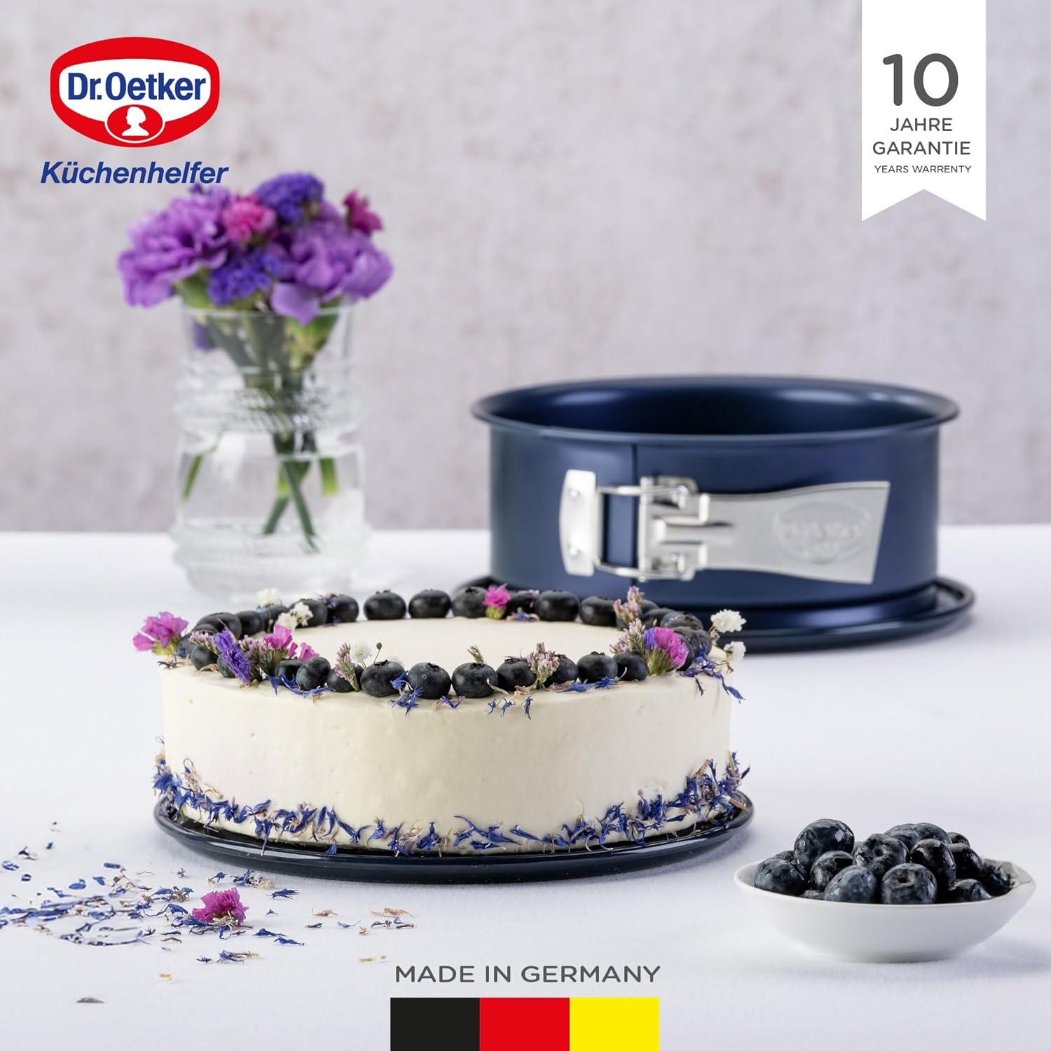 Dr. Oetker Springform Cake Tin Diameter 18 cm Baking Love Enamel Baking Mould for Round Cakes Cake Tin with Cut and Scratch Resistant Enamel Serving Base Mould with Leakage Protection (Colour: Blue)