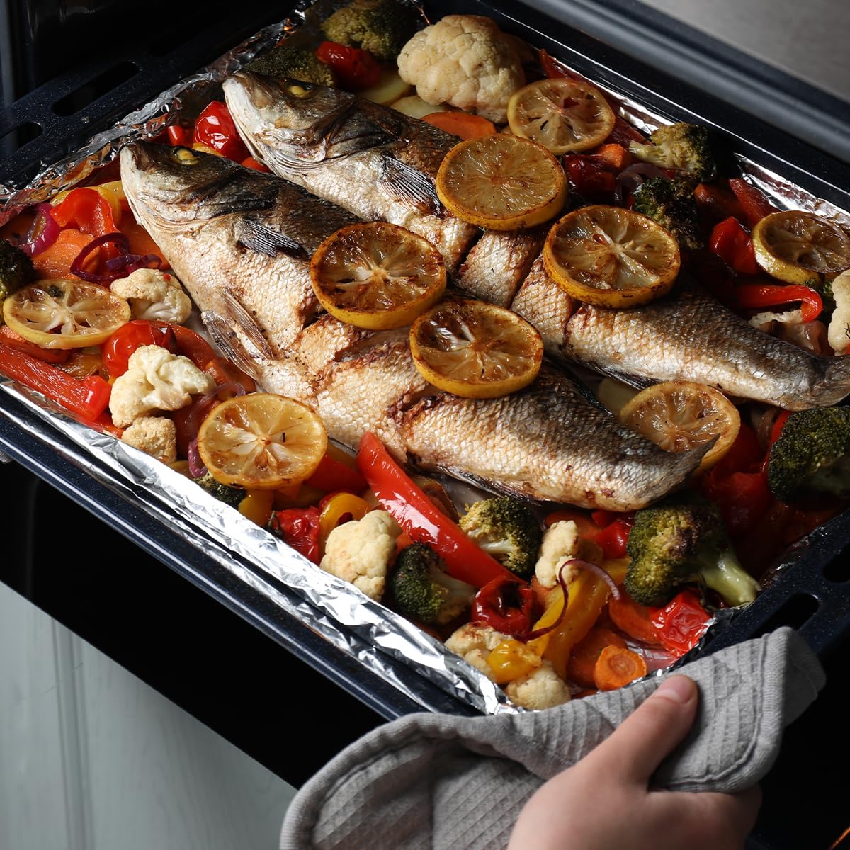 Cecotec Forno Bolero Hexa AF319000 Glass Black A, Classe A, 133 L, 11 Funzioni con AIrFryer, Pizza Master, Steam Assist, Easy Clean, 5 Posizioni