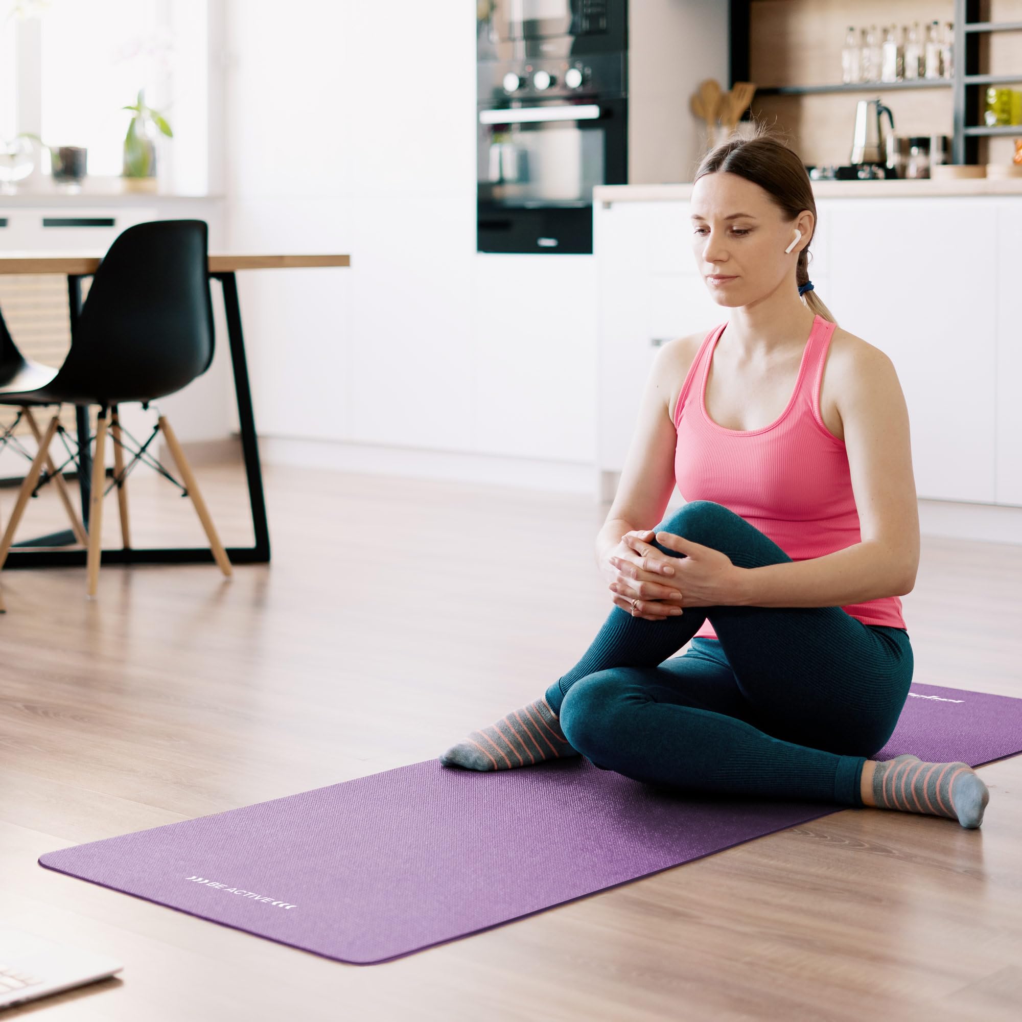 Rebel Mata Gimnastyczna do Ćwiczeń Joga Pilates Fitness 183x61cm Grubość 1cm Materiał NBR Fioletowa RBA-3150-PU