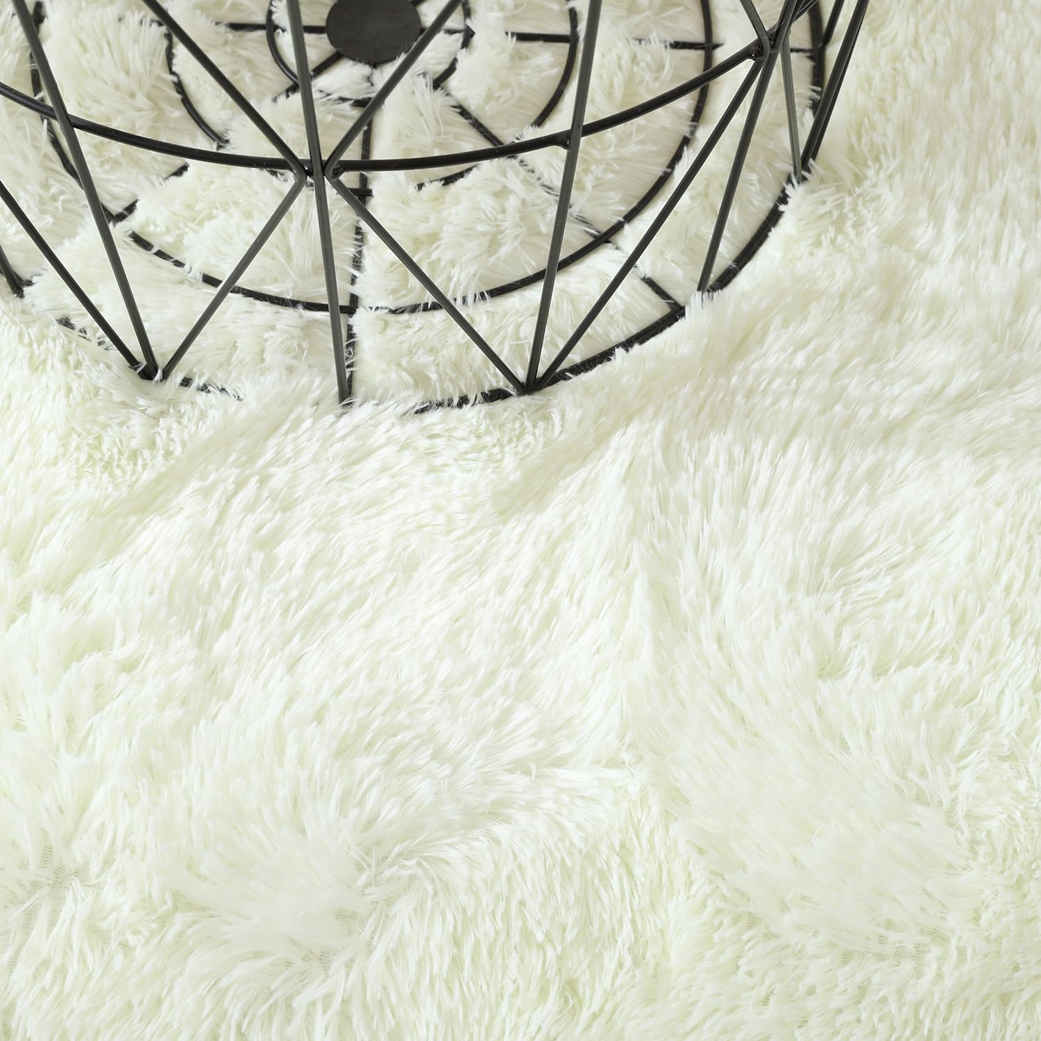 Tapis Salon Chambre Blanc 160 x 230 cm à Poils Longs Tapis de Chambre Descente de lit Moelleux Tapis Doux Poils Longs pour Salon Chambre Canapé