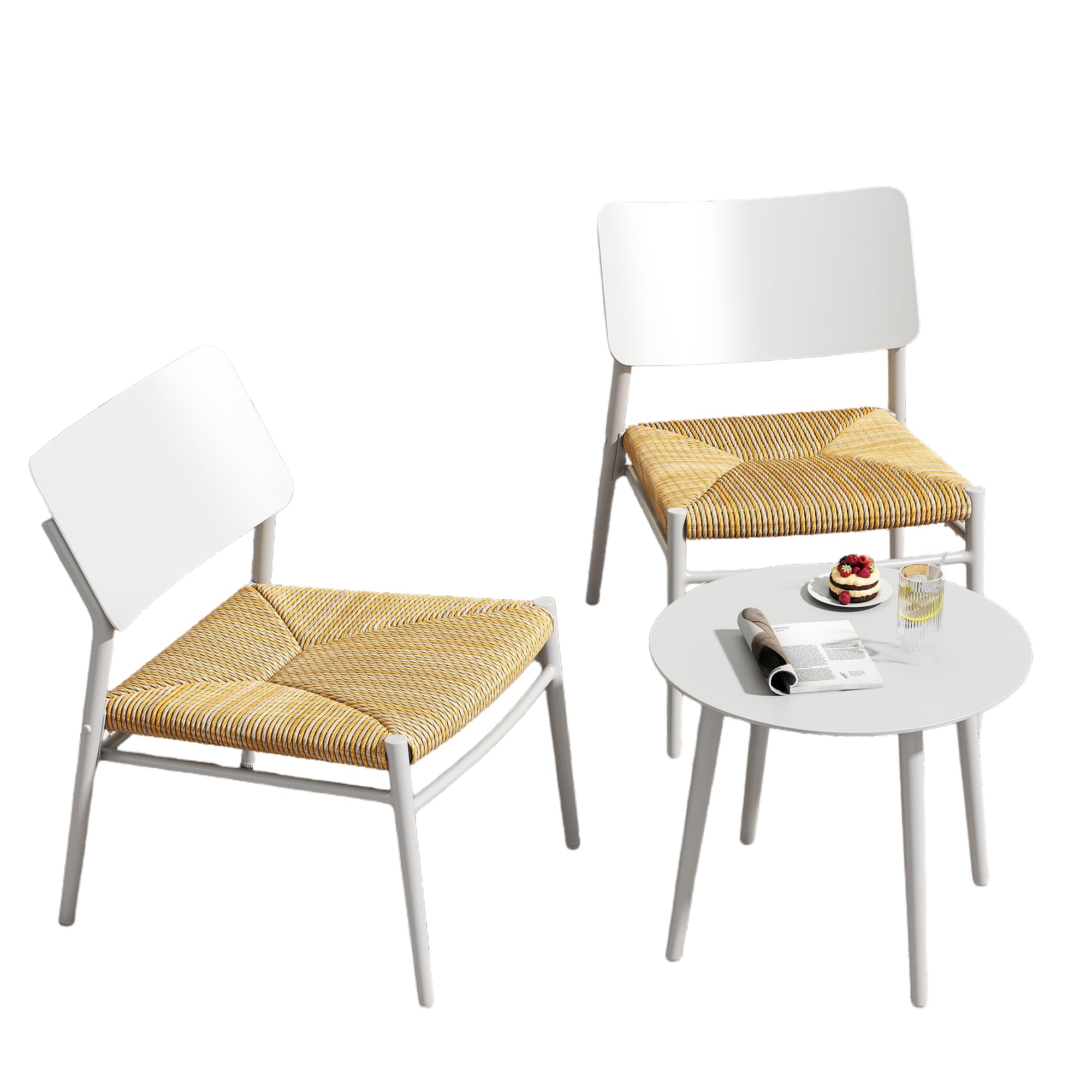 Salon de balcon en résine tressée avec table en acacia et coussins gris confortables