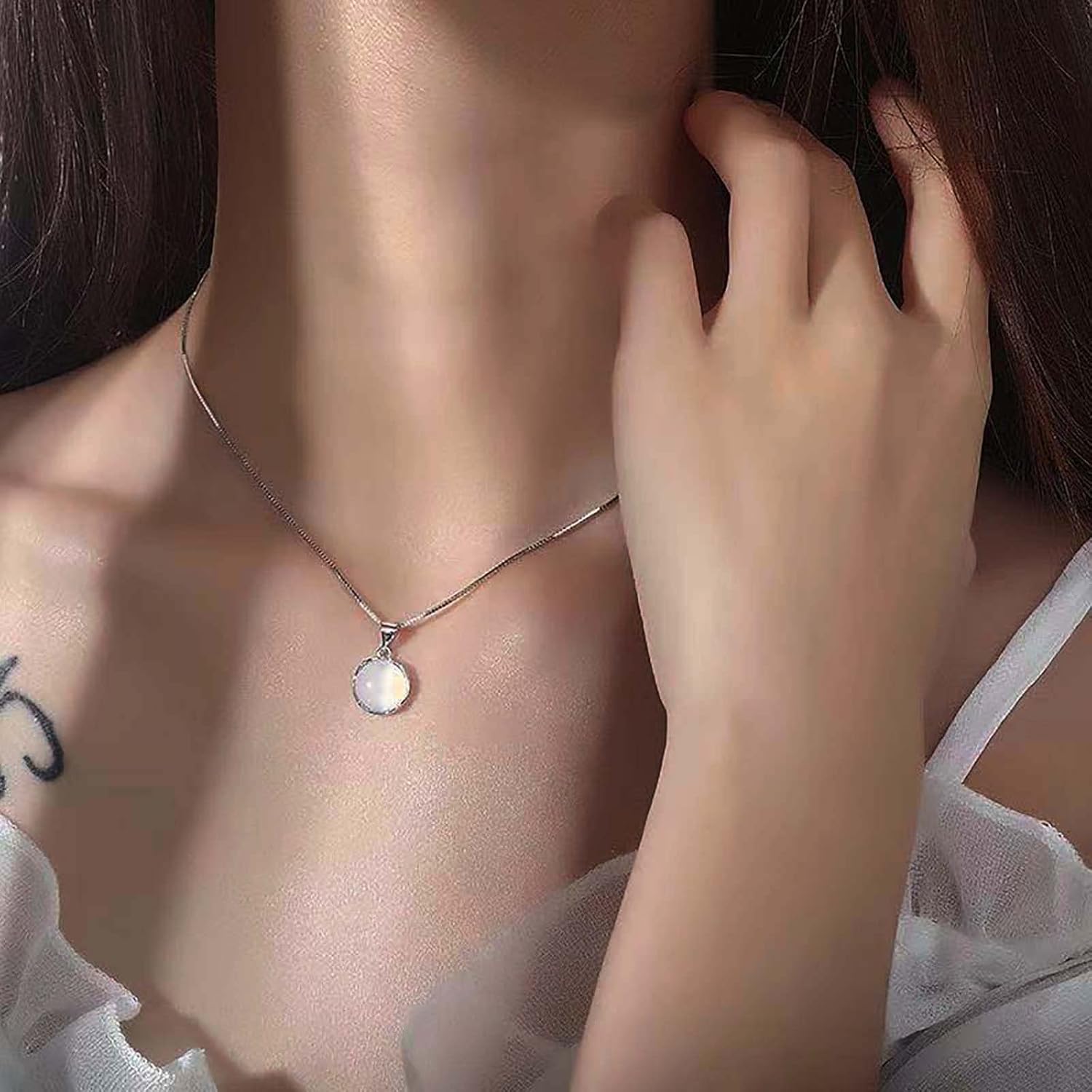 Boho Round Opal Necklace Choker White Chalcedony Drop Necklace circular Gemstone Pendant Necklace Natural Stone Necklace Jewelry for Women - Image 3