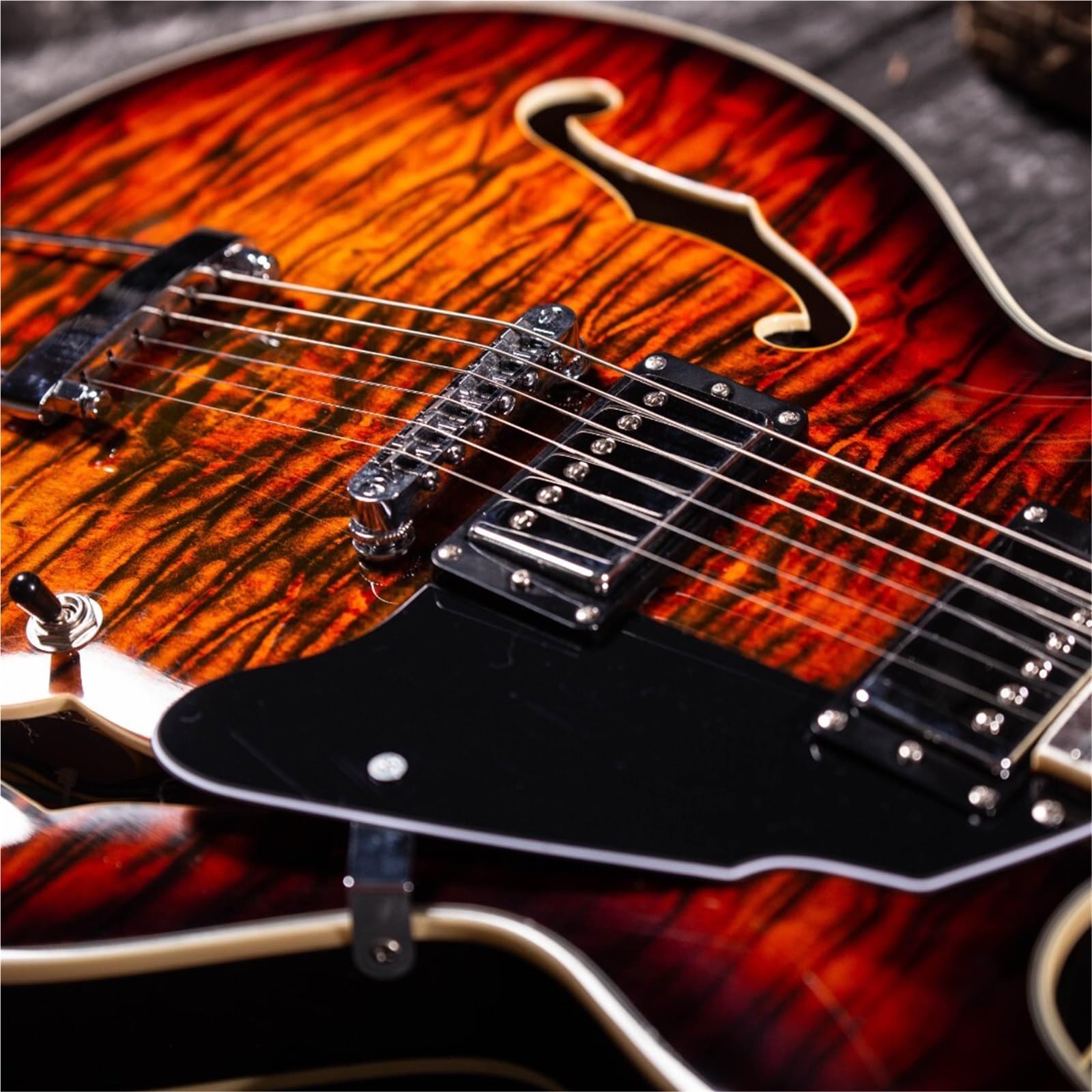 Standard Gitara Elektryczna 22 Progi Praworęczna Gitara Elektryczna Semi Hollow Z Wykończeniem Drewna Klonowego I 6 Strunami Trwała