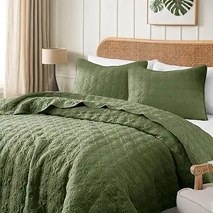 Olive Green King Size Quilt Bedding Sets with Pillow Sham, Summer Lightweight Soft Bedspread Coverlet, Farmhouse Country Textured Quilted Blanket Thin Comforter Bed Cover, 3 Pieces, 104x90 inches