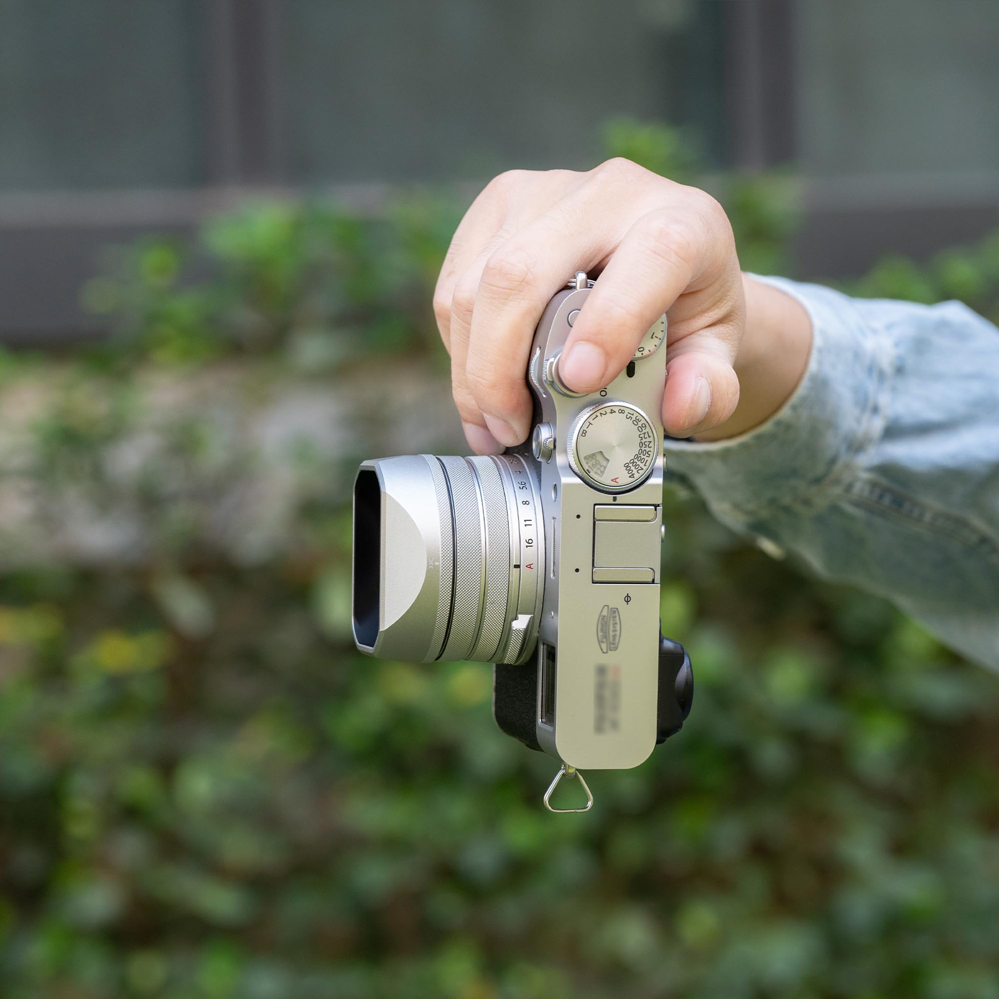 JJC Paresoleil d'objectif carré classique en métal avec bague d'adaptation 49 mm + capuchon pour appareil photo Fujifilm X100VI Fuji X100V Fuji X100F – Support de filtre 49 mm – Argent