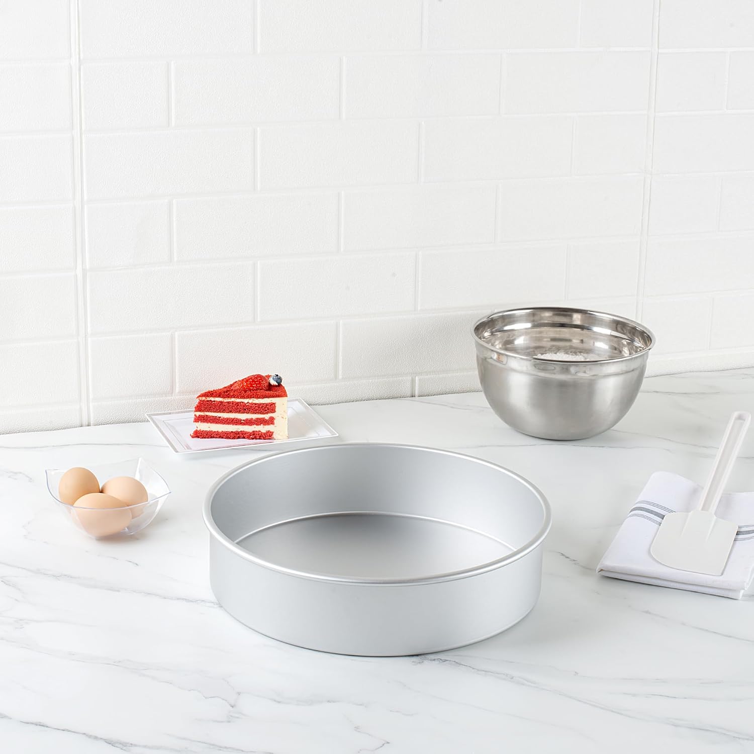 Restaurantware-Met Lux 12 x 3 Inch Straight-Sided Baking Tin, 1 Round Cake Pan - Oven-Ready, Freezable, Anodized Aluminum Round Baking Pan, Greaseproof, For Layer Birthday Cake - Image 4