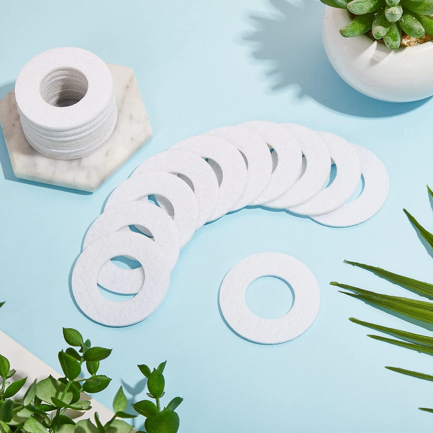 Mini Diffuser Refill Pads Microfiber Absorbing Pads Circle Essential Aromatherapy Pads Round Refill Aroma Pad for Oil Fan Humidifier Filter Diffusers Spa Room Home Car (24)