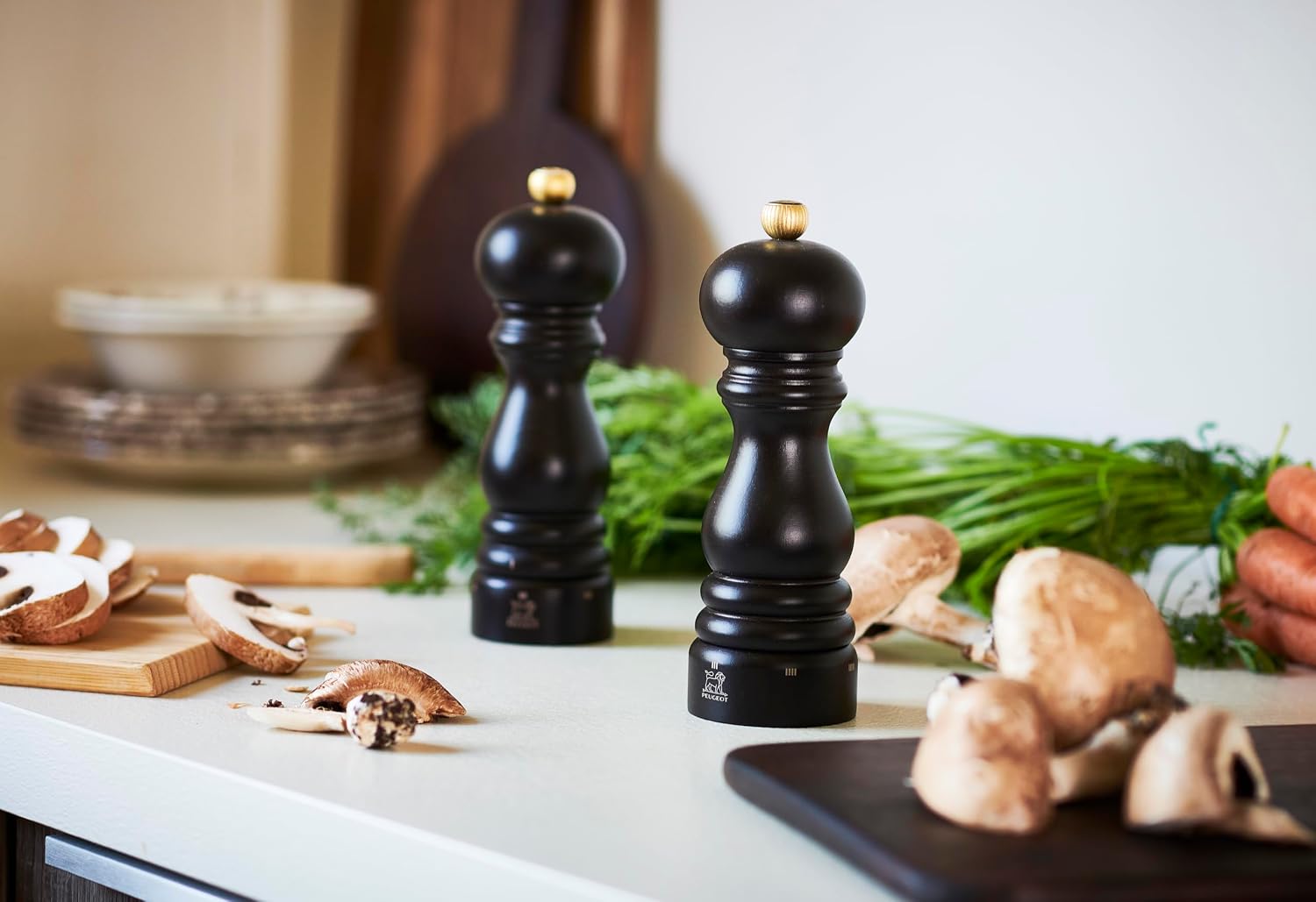 PEUGEOT - Paris u'Select 18 cm -7 in. Pepper and Salt Mill Set - 6 Predefined Grind Settings - Powdered Salt Innovation, Zirlion Mechanism - PEFC-Certified Wood - Made in France - Chocolate Finish