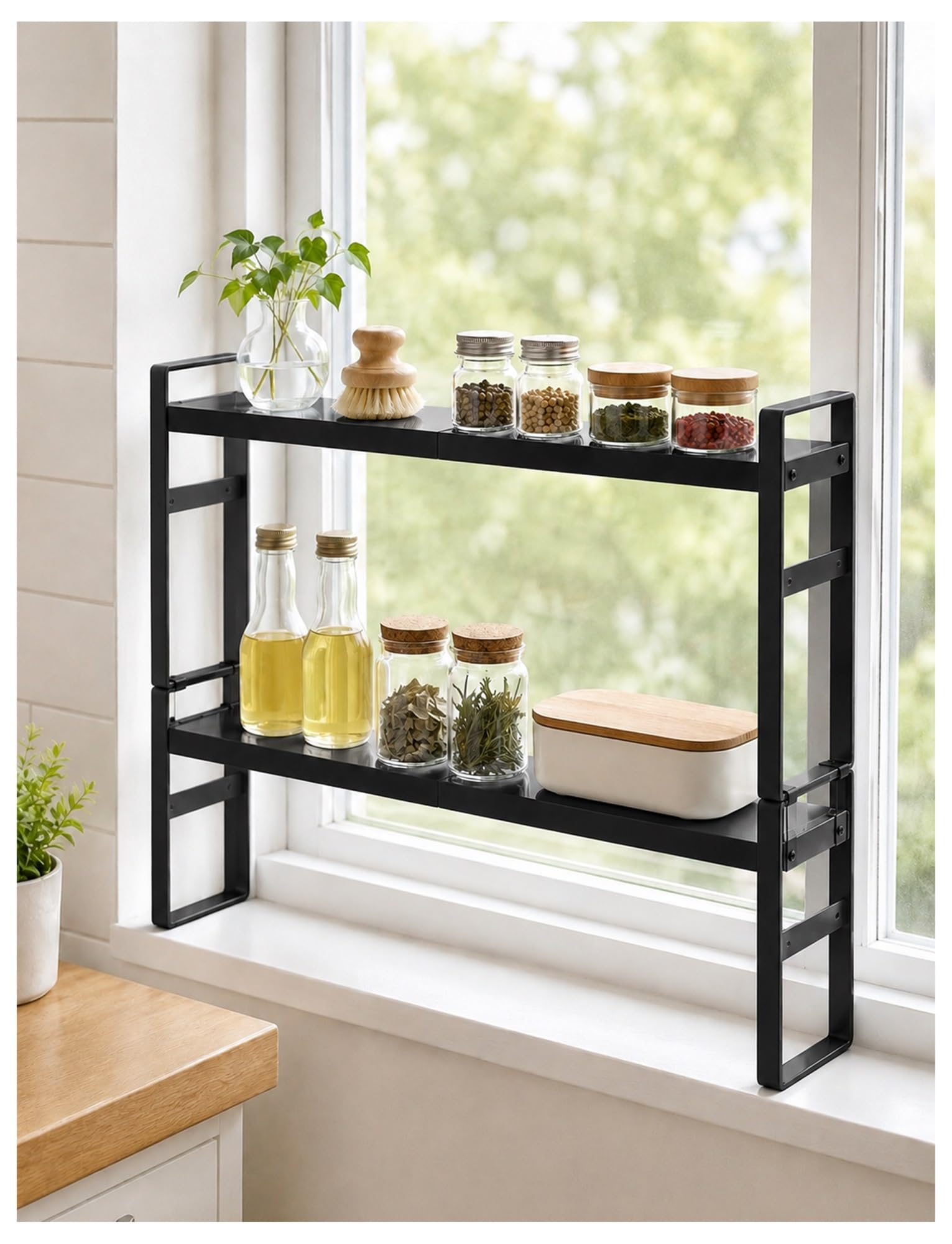 Étagère de rebord de fenêtre extensible : la solution aux petites cuisines
