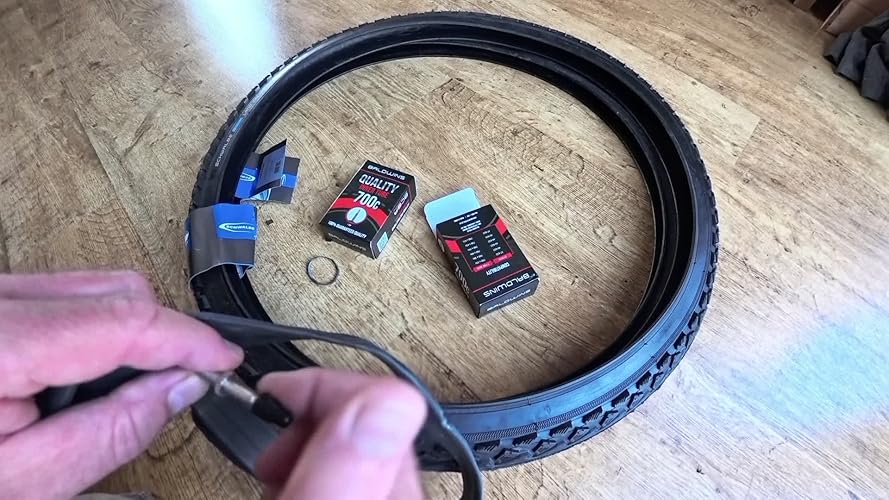 Amazon | Schwalbe Land Cruiser 700 x 40 Cハイブリッドバイクタイヤ