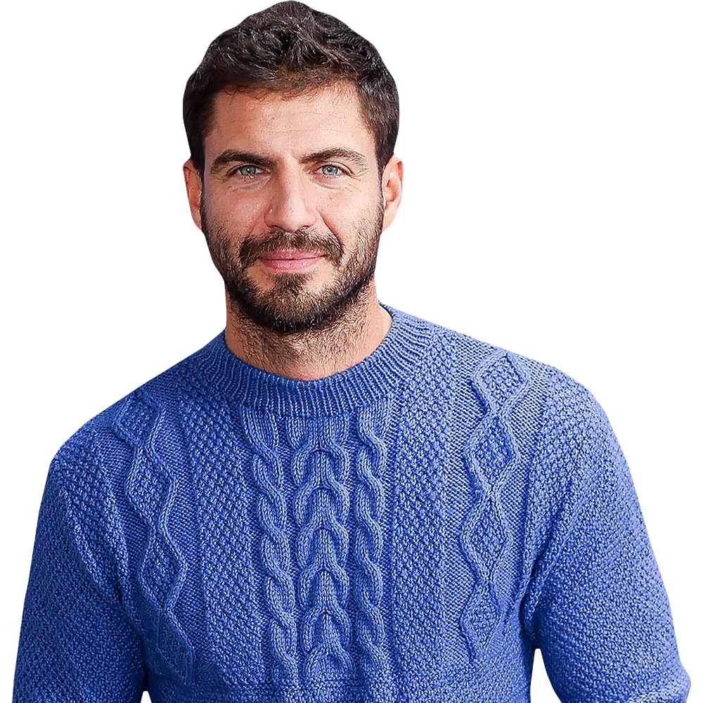 Maxi Iglesias (Blue Jumper) Medio Cuerpo Buddy Cutout