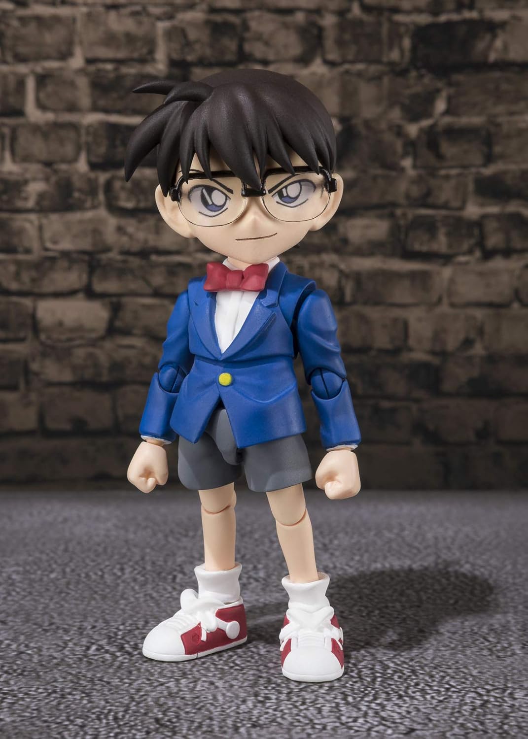TAMASHII NATIONS Bandai S.H. Figuarts Edogawa Conan Case Closed Action Figure