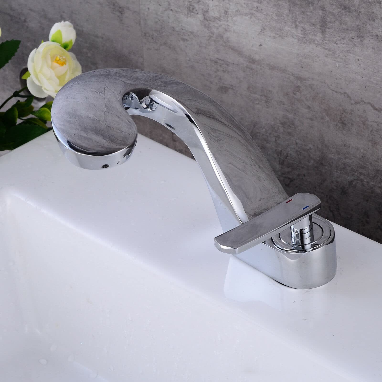 Robinet de lavabo cascade en laiton élégant pour salle de bain, mitigeur robinetterie