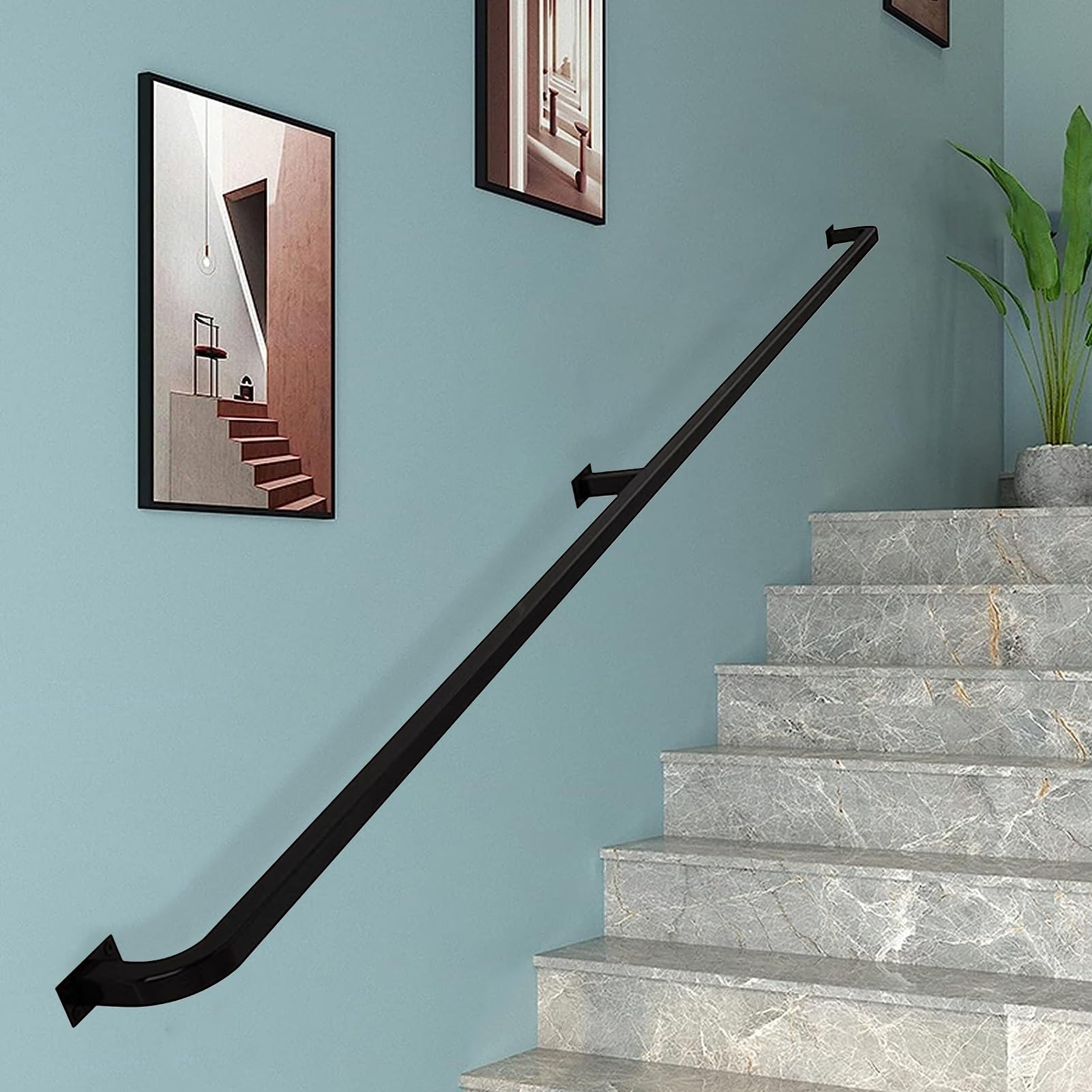 Rampe d'escalier design en fer forgé noir mat pour mur intérieur