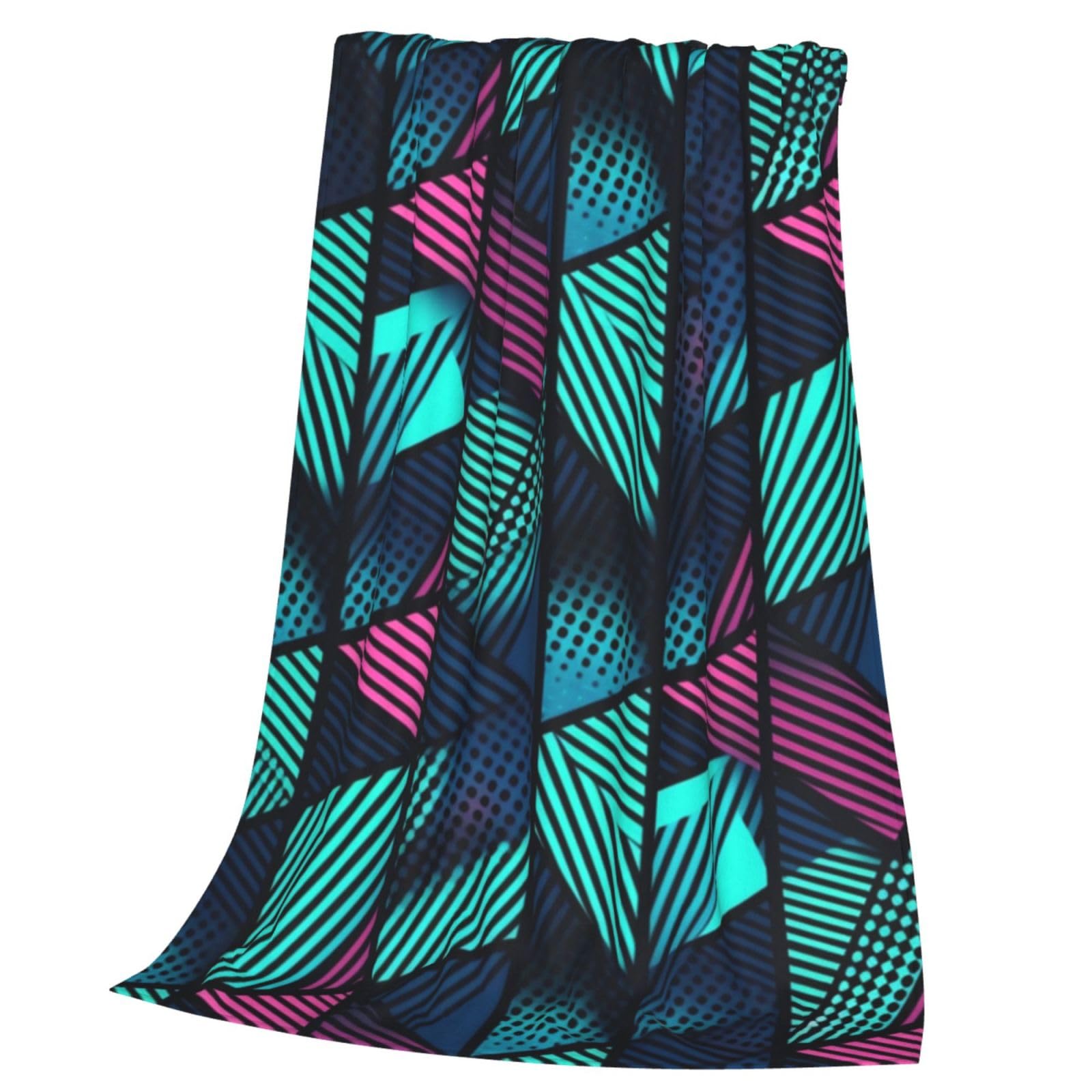 Couverture en flanelle géométrique idéal pour vos soirées cocooning