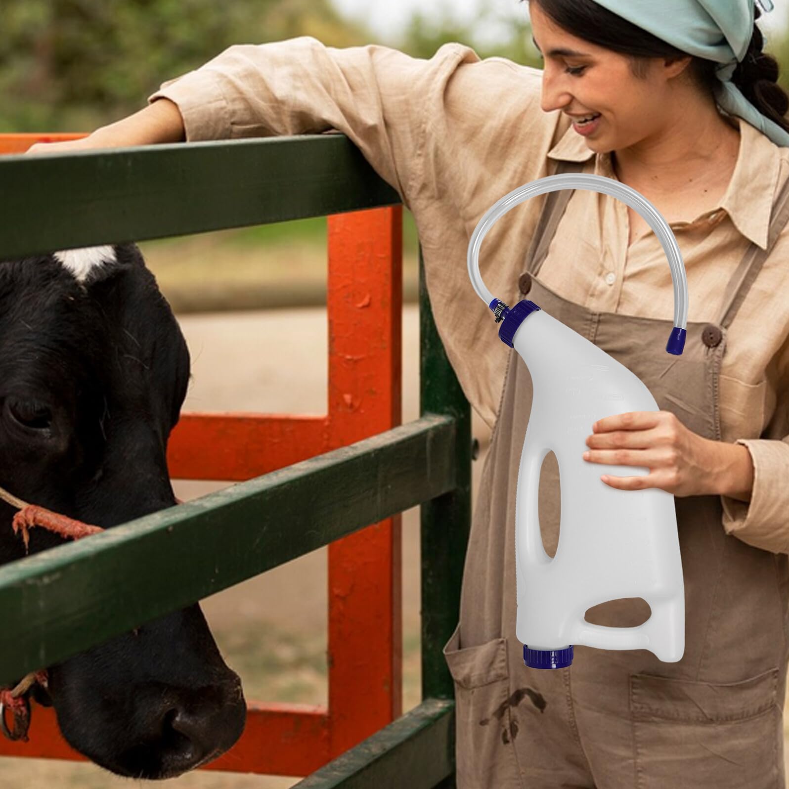 Biberon per Animali 4l in Plastica Bianco per Agnelli e Cuccioli | Set 1 Pezzo, Capacità Ampia, Design per Pulizia Facile, Uso in Allevamento