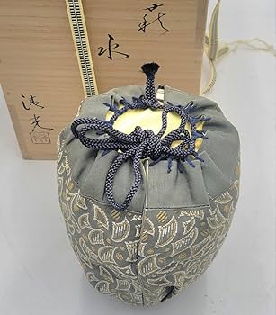 高見世清光 萩焼 水指 瓢形 替え蓋 仕服 共箱 茶道具 骨董品、美術品 Amazon.co.jp: 高見世清光 萩焼 水指 瓢形 替え蓋 仕服 共箱