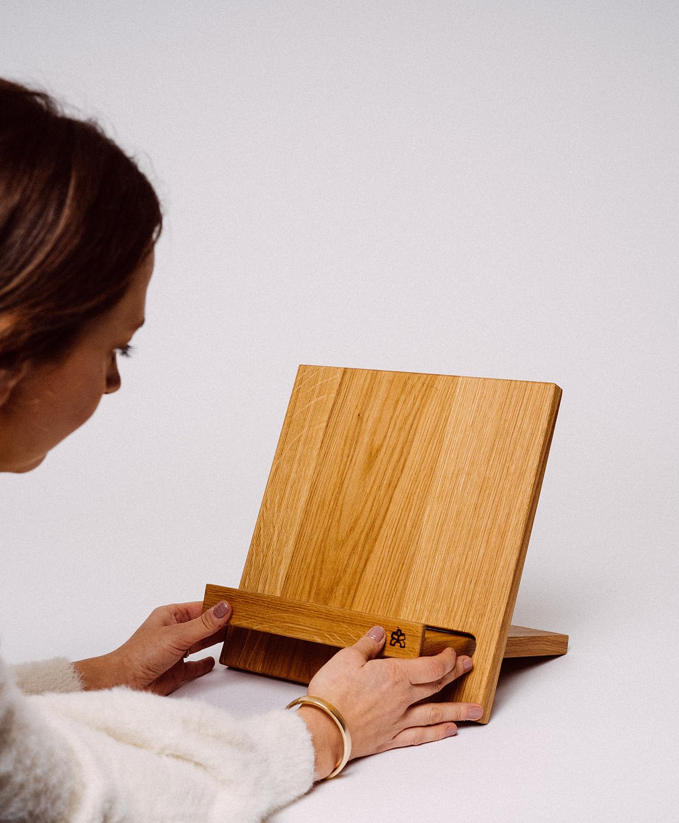 Espositore per libri in legno Pauker – per libri – per tablet – per libri – per libri di cucina – fermalibri in legno di rovere