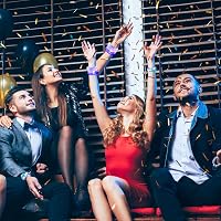 SULOLI 12 darabos LED karkötő szett színes világító karkötők bulihoz esküvőhöz 5