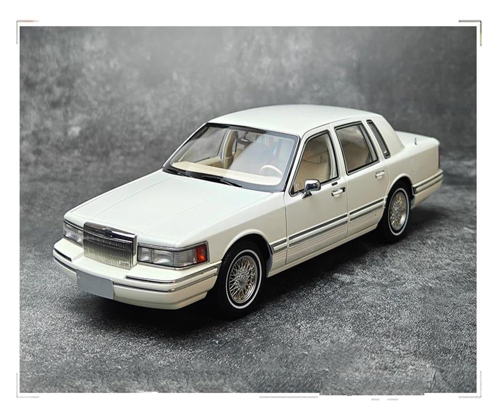 Modellauto Diecast Auto 1:18 Für Lincoln Für Town Car Modellauto Statisches Diecast-Modellauto Für Sammler Sammlermodell(Weiß)