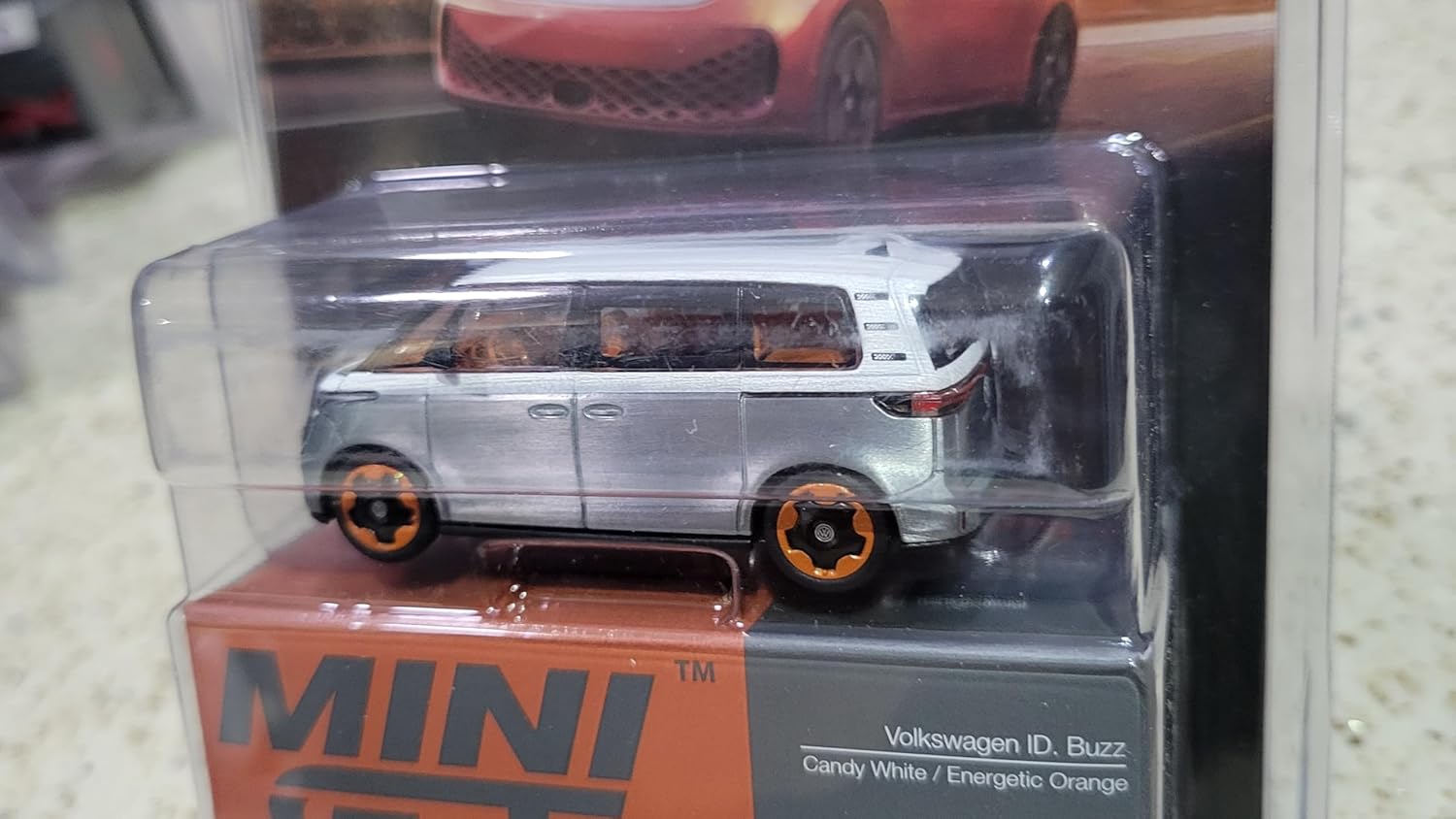 Mini GT Chase Volkswagen ID. Buzz Candy White/Energetic Orange MGT01061