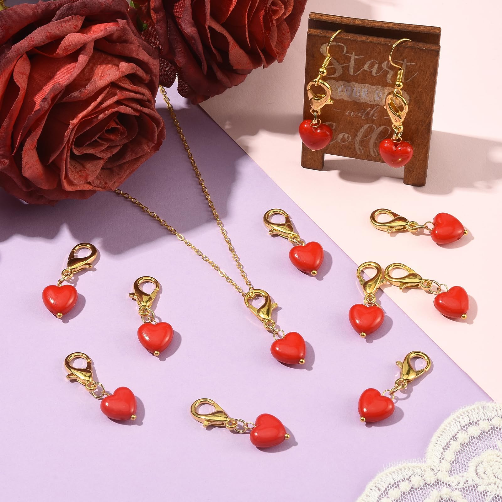 100 ciondoli a clip per borse a forma di cuore rosso, per la creazione di gioielli, per San Valentino, amore, in acrilico, con chiusura a moschettone, ciondoli per borse, portachiavi