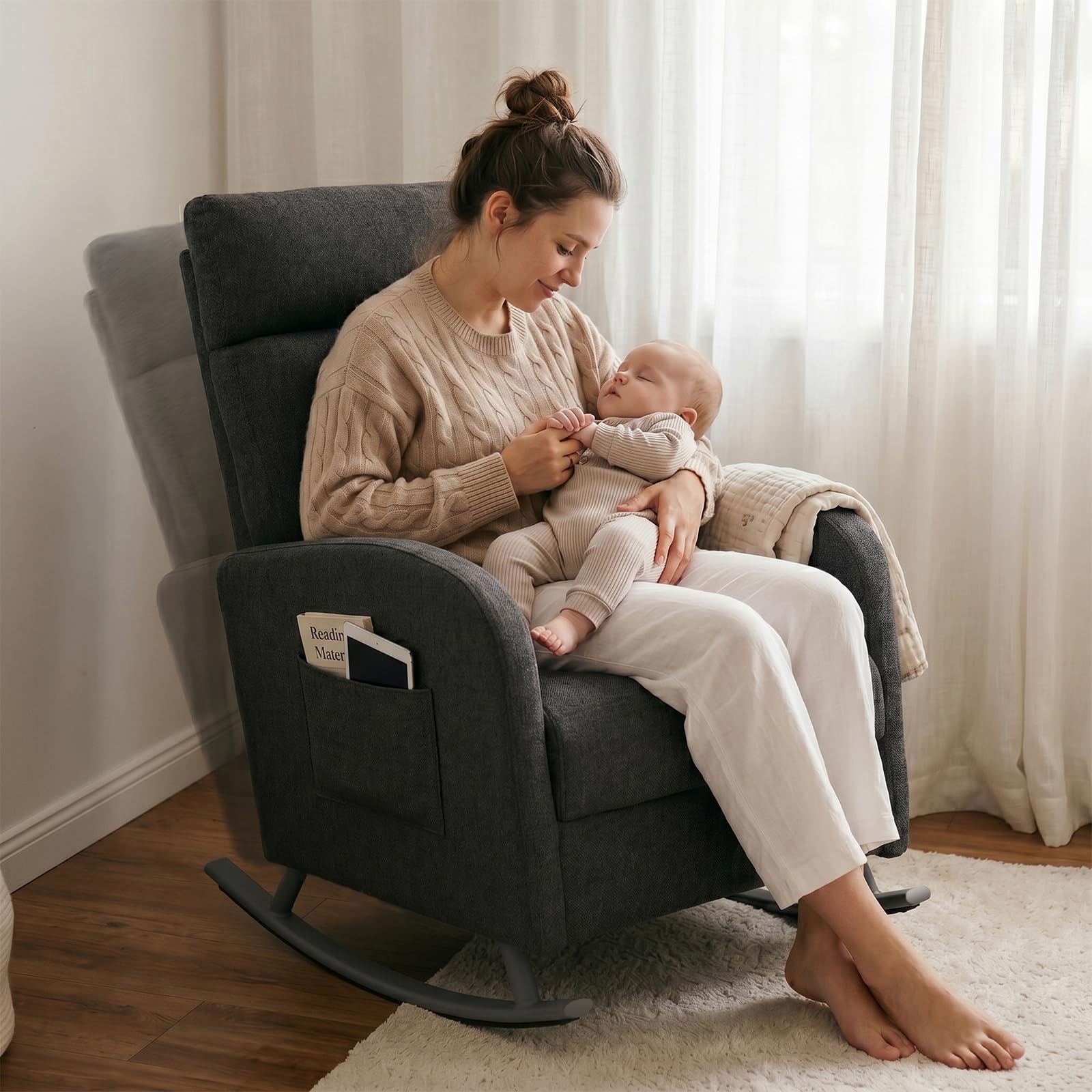 JIEXI Schaukelstuhl mit Gepolstertem, Moderner Schaukelsessel mit Hoher Rückenlehne & Armlehnen, Seiten Tasche, Bis 136kg Belastbar, Relaxsessel für Wohnzimmer, Kinderzimmer, Schlafzimmer, Balkon