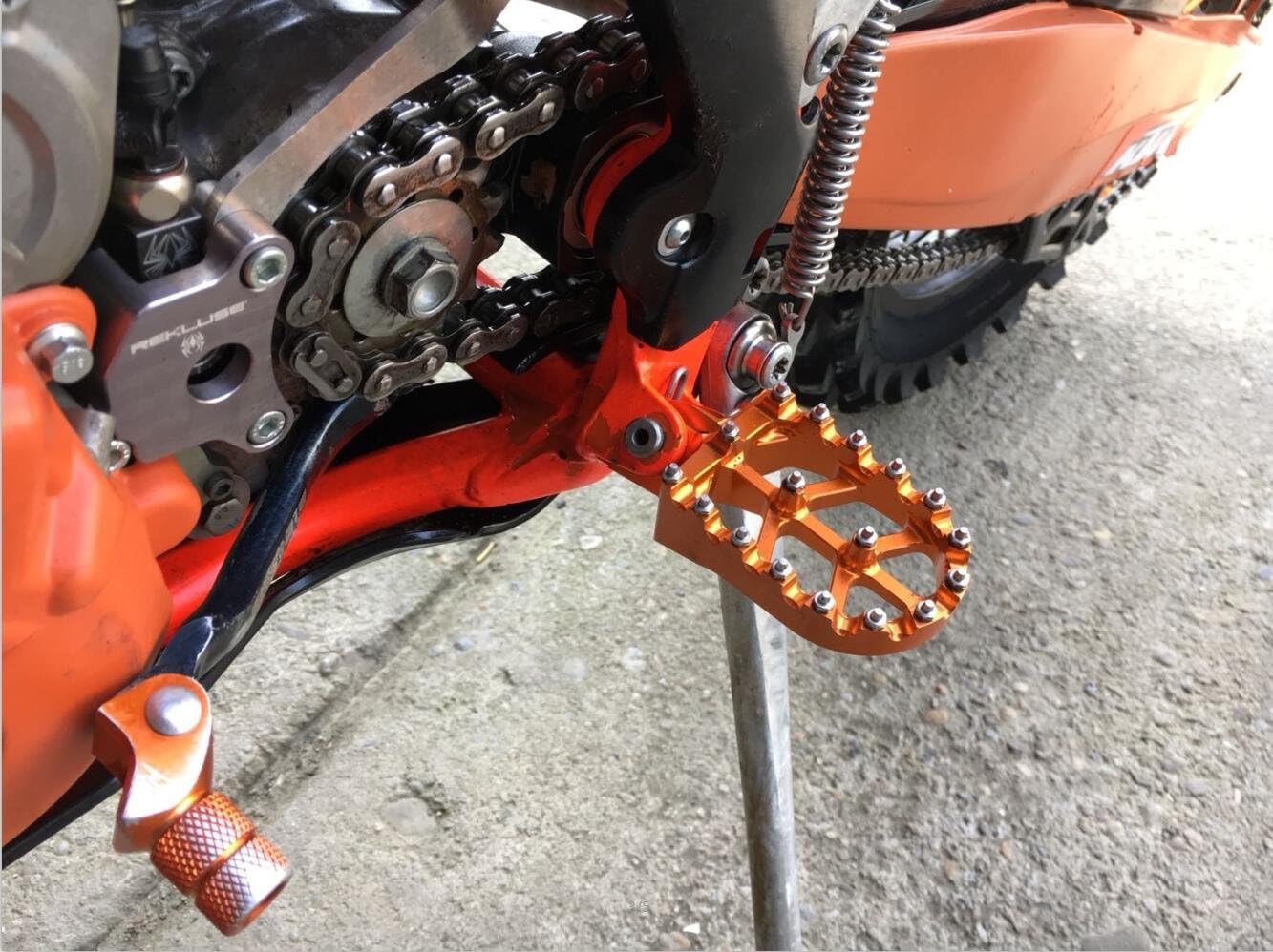 JFG RACING Dirt Bike Foot Pegs CNC Motorcycle Footpegs for 85-530 SX SXF EXC EXCF XC XCF 2016-2023/GASGAS EC300 EC250F 21-24/EC350F 21-23-Orange