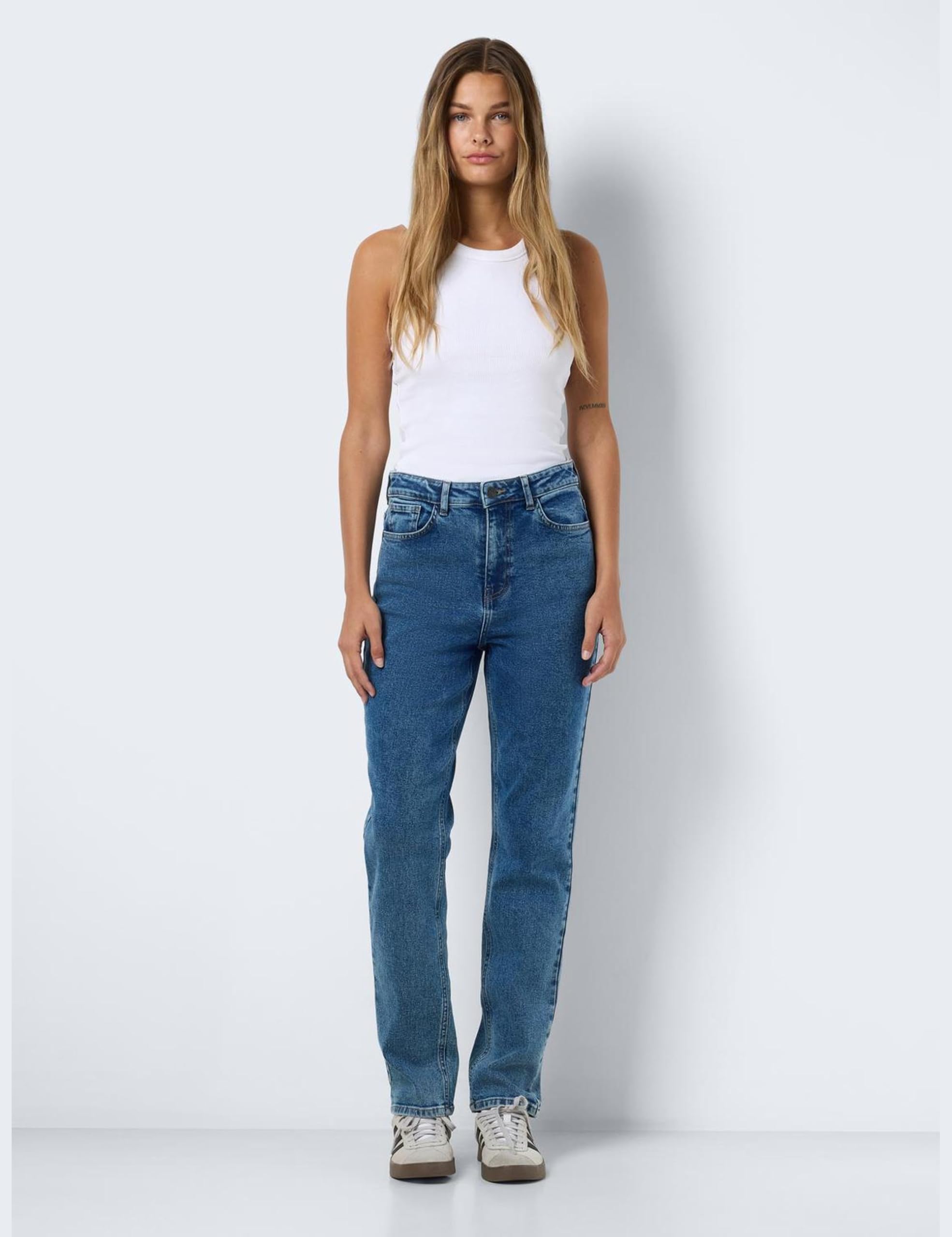 NOISY MAY Nmdaisy Hw Mom Fit Jean Az394mb Fwd Noos - spodnie jeansowe Kobiety