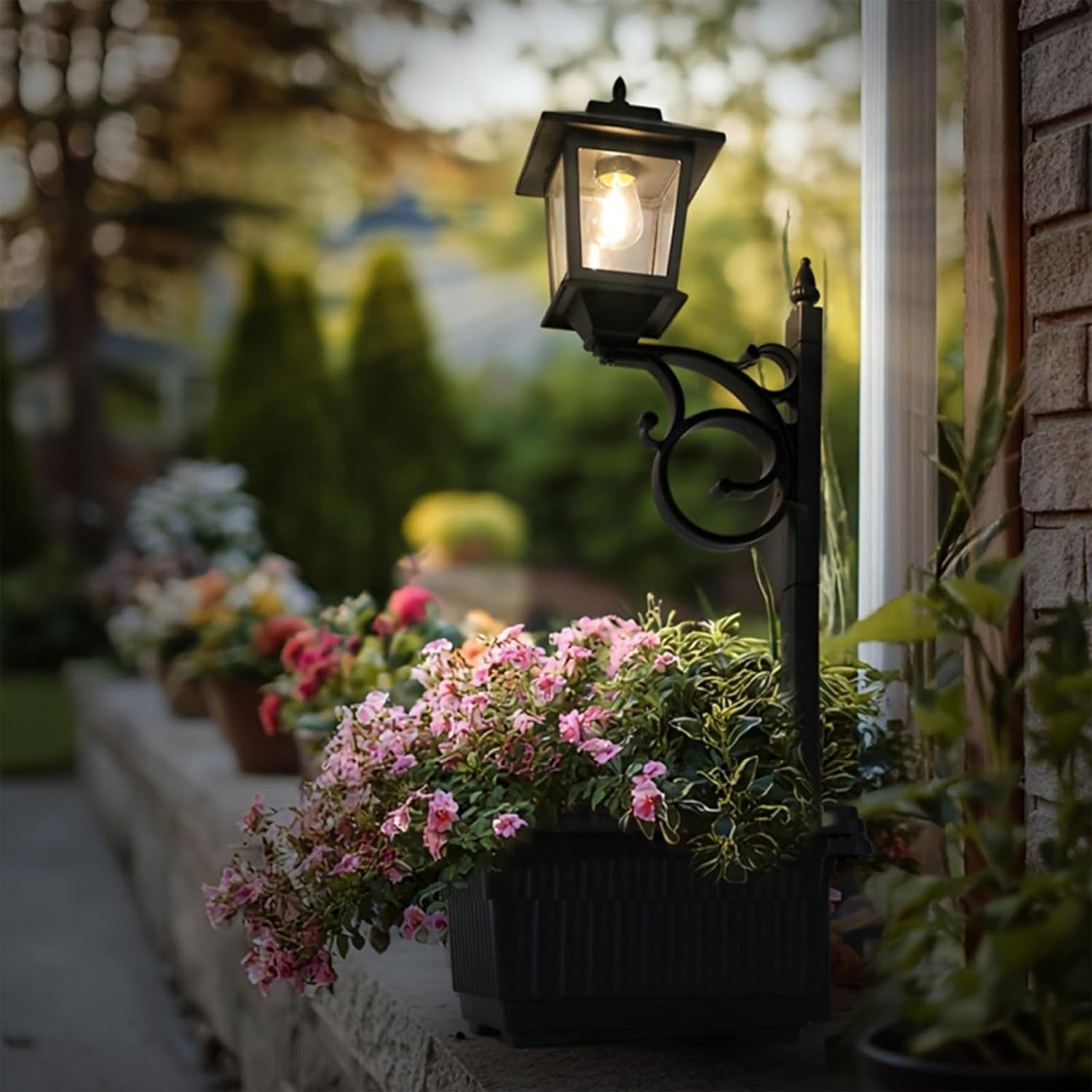 Outdoor Flower Pot 2-in-1 Solar Floor Lamp, 2-in-1 Solar Lamp Post with Planter, IP65 Waterproof Auto On/Off, Freestanding Decorative Light for Garden Patio Front Door Yard (1Pcs)