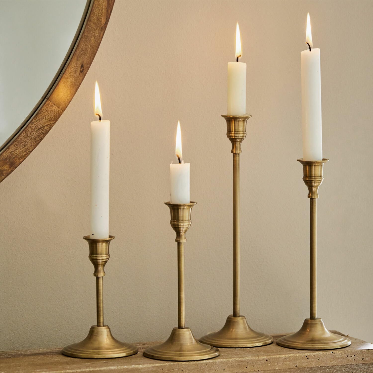 Loberon Kerzenständer 4er Set Namoris - Gold, Gold | Verschiedene Größen, Mattes Finish, Vintage-Design, Zeitlose Eleganz, Kerzenhalter, Messing