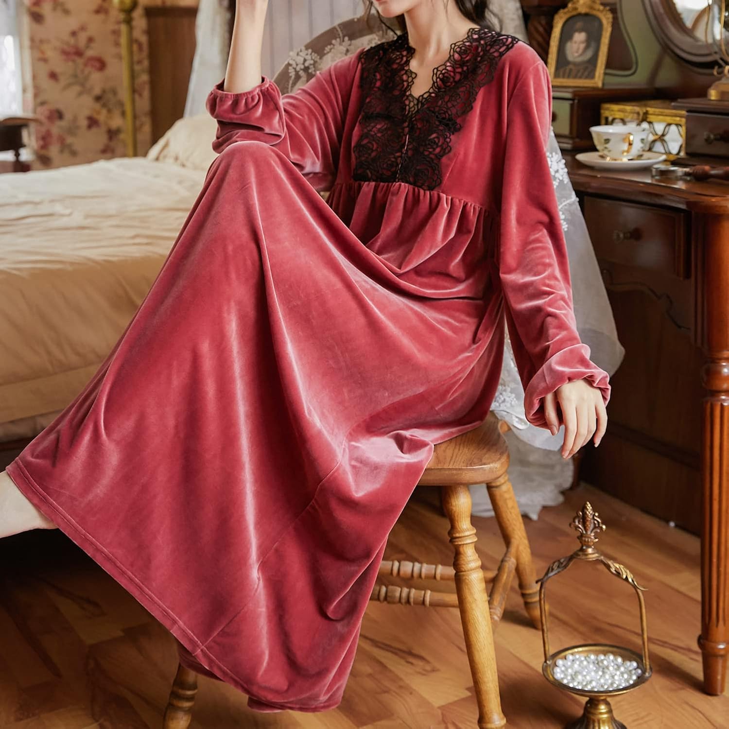 Women's Long Sleeve Nightgown Velvet Sleep Dress Ruffle Crew Neck Mid-length Nightdress - Image 6