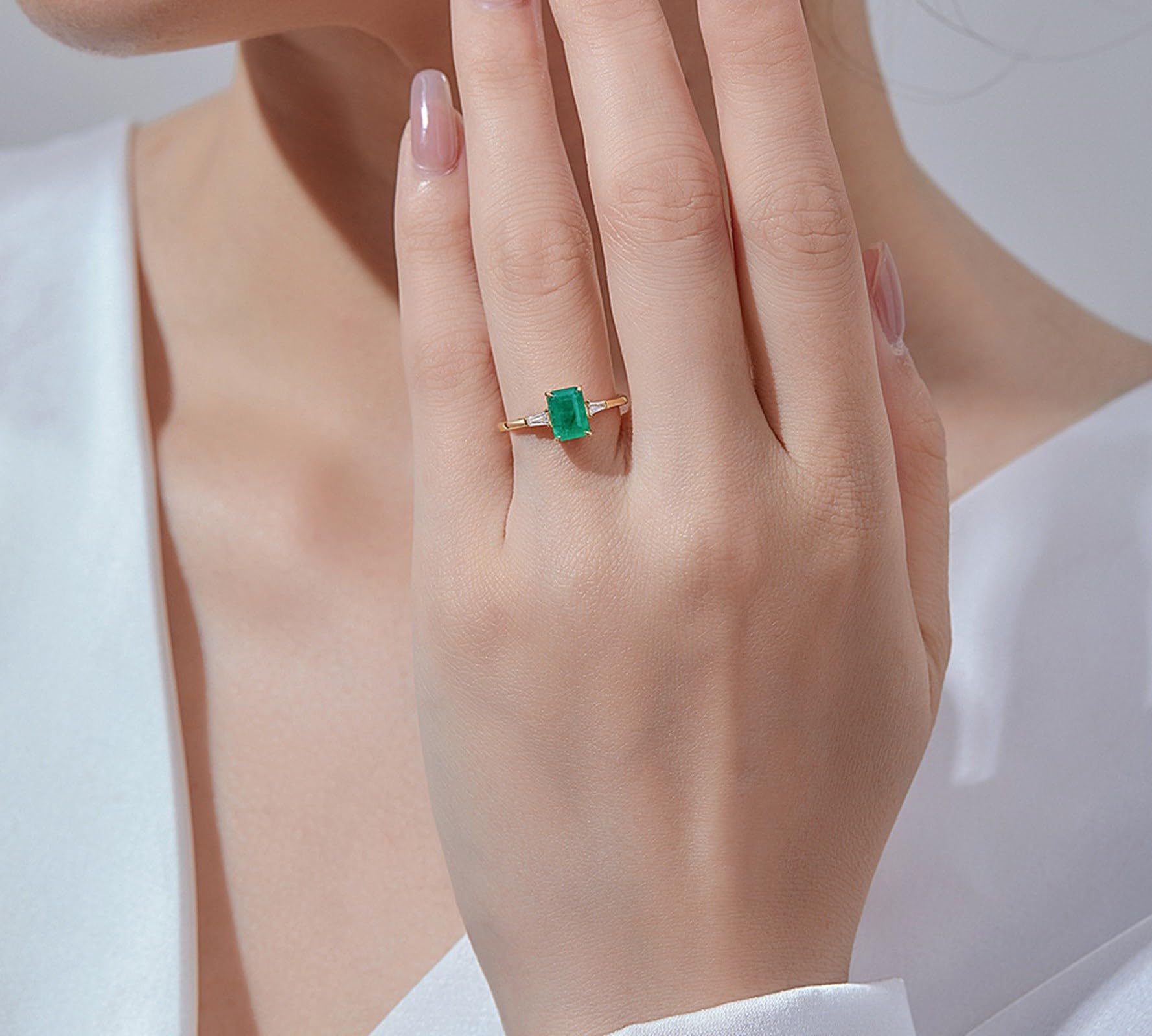 Obrączki ślubne żółte złoto, klasyczny pierścionek z trzema kamieniami, prawdziwe złoto, pierścionek damski z laboratoryjnym szmaragdem 1 ct i moissanite, rozm. 47-65